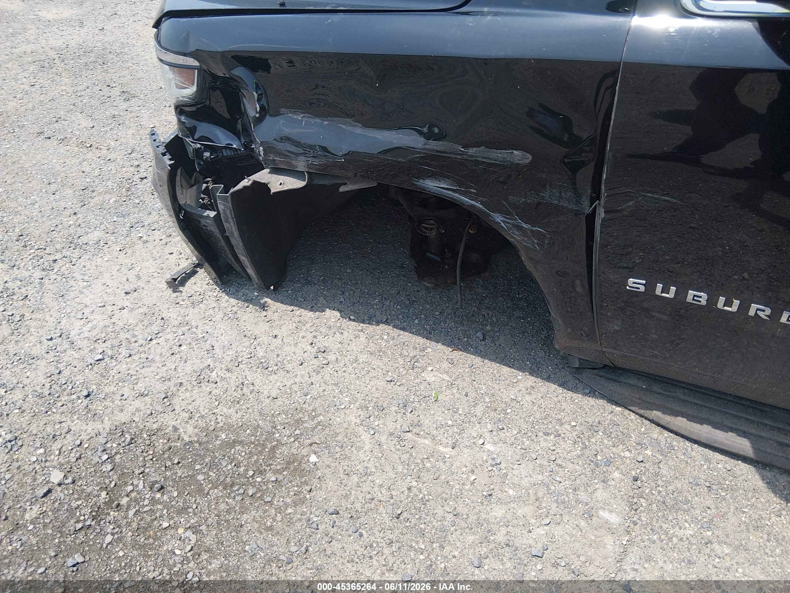 CHEVROLET SUBURBAN image 6
