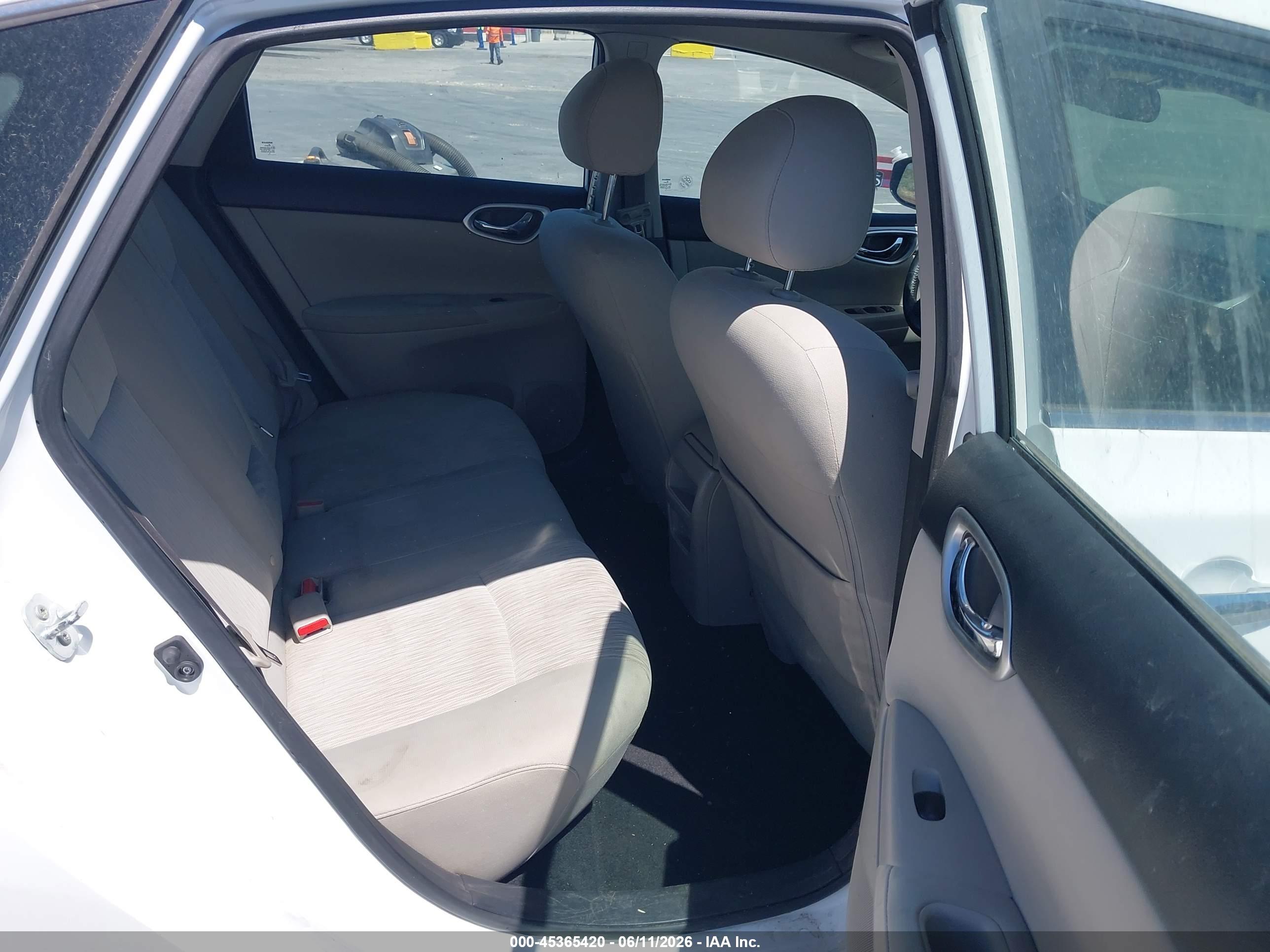 NISSAN SENTRA image 8