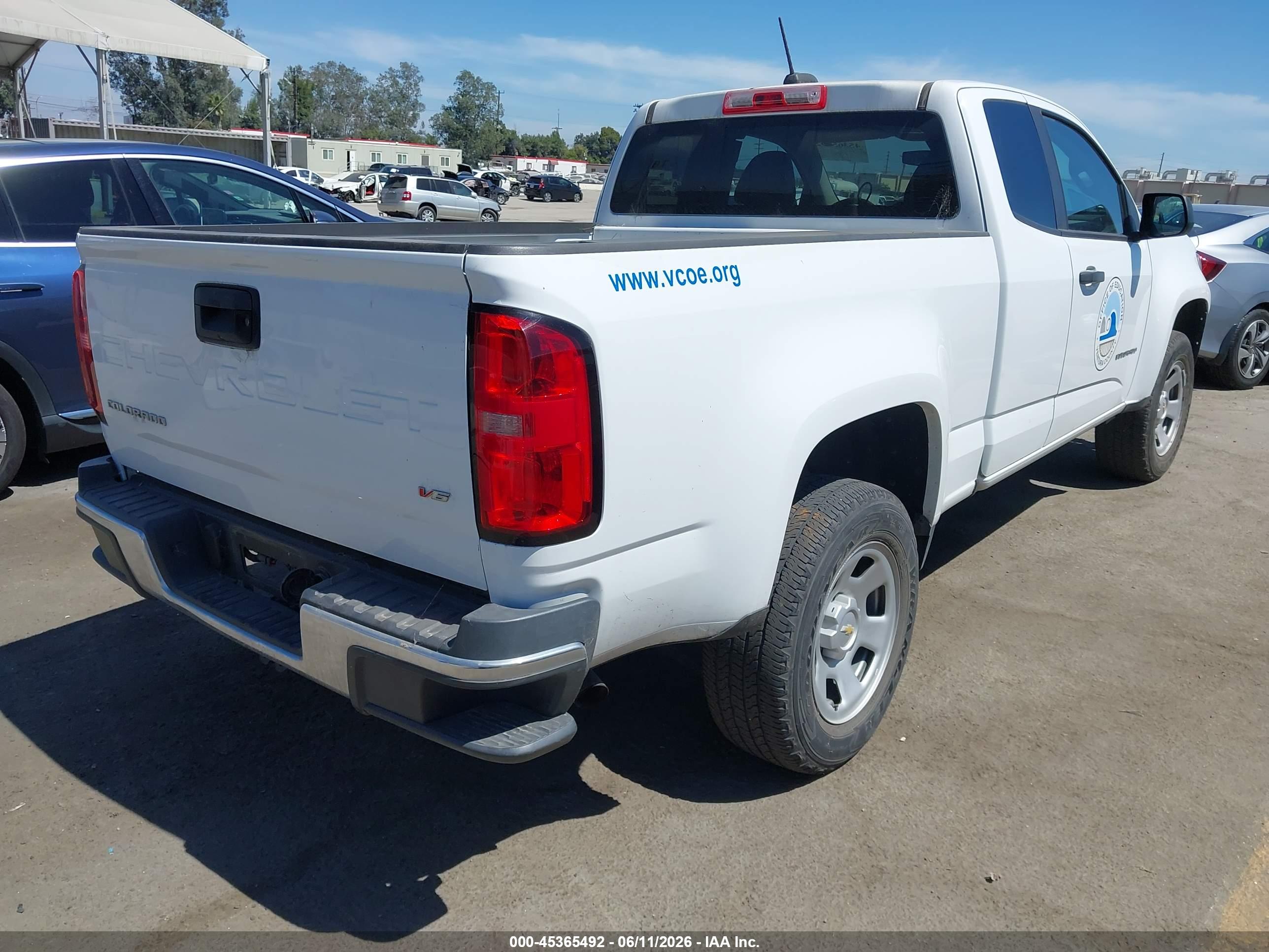 CHEVROLET COLORADO image 4