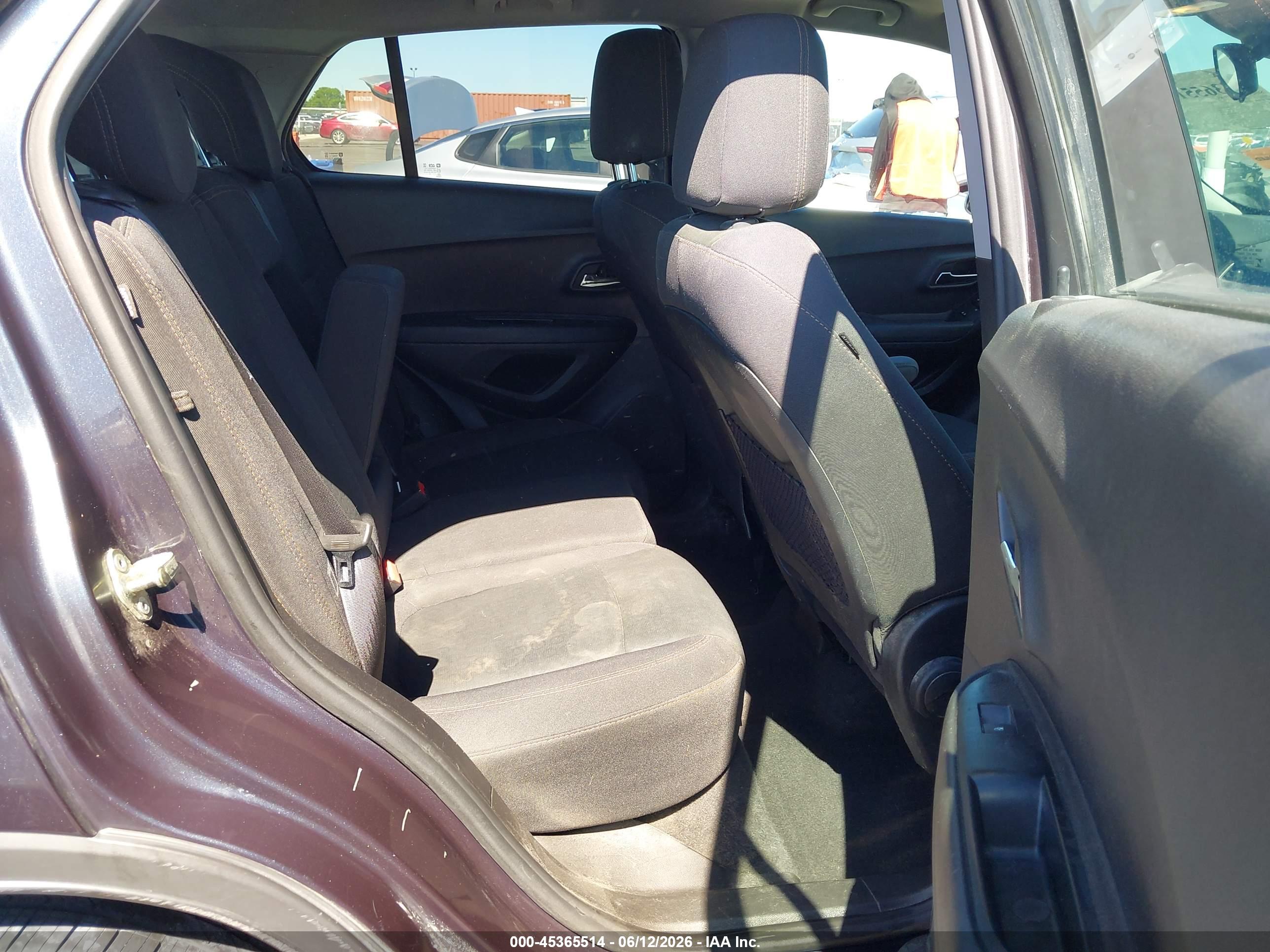 CHEVROLET TRAX image 8