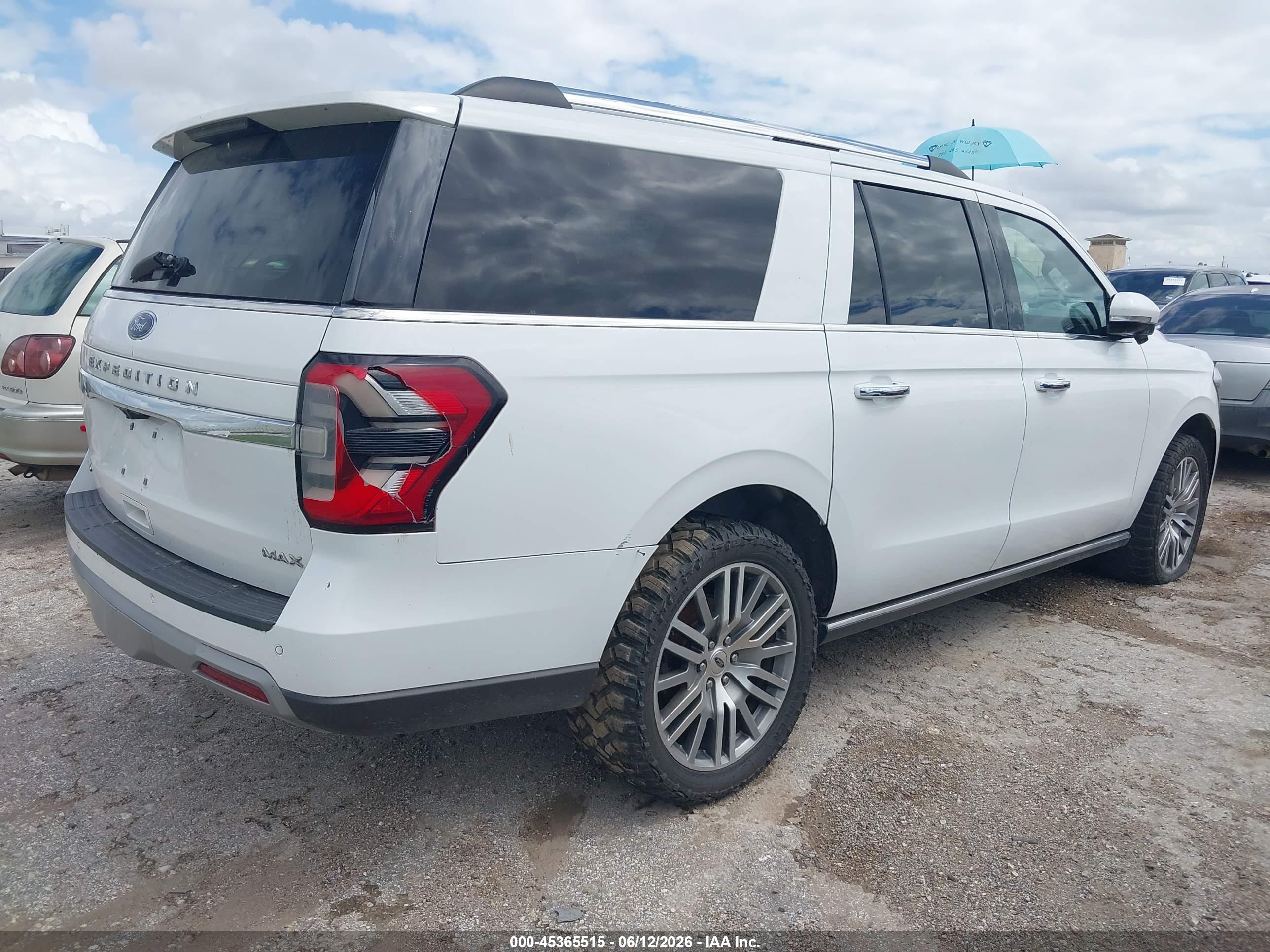 FORD EXPEDITION image 4