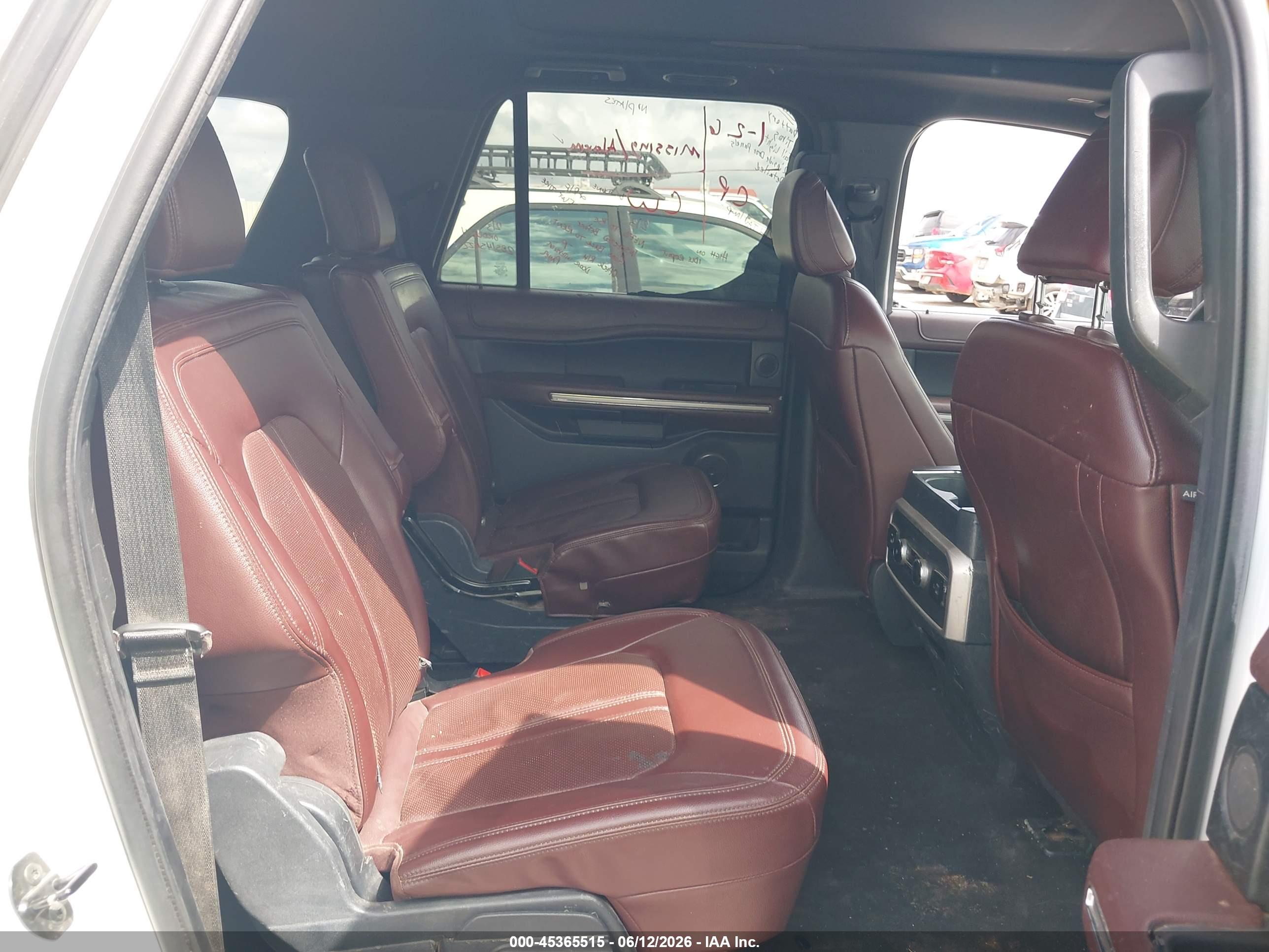 FORD EXPEDITION image 8