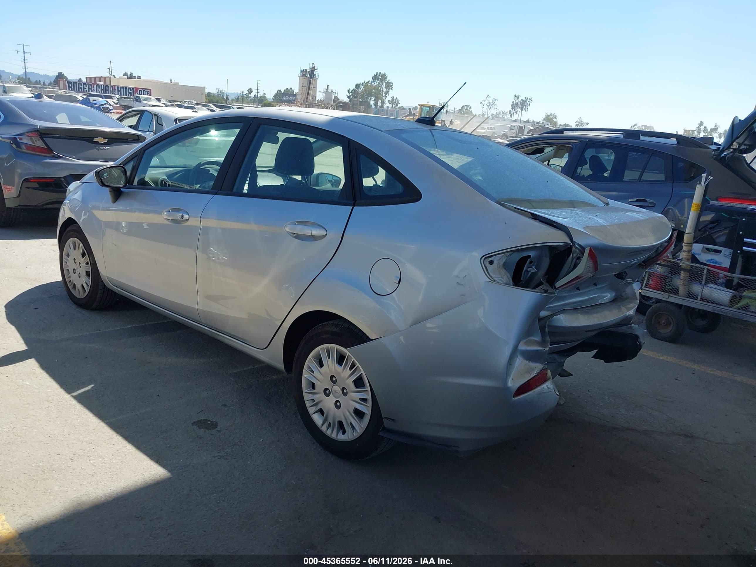 FORD FIESTA image 3