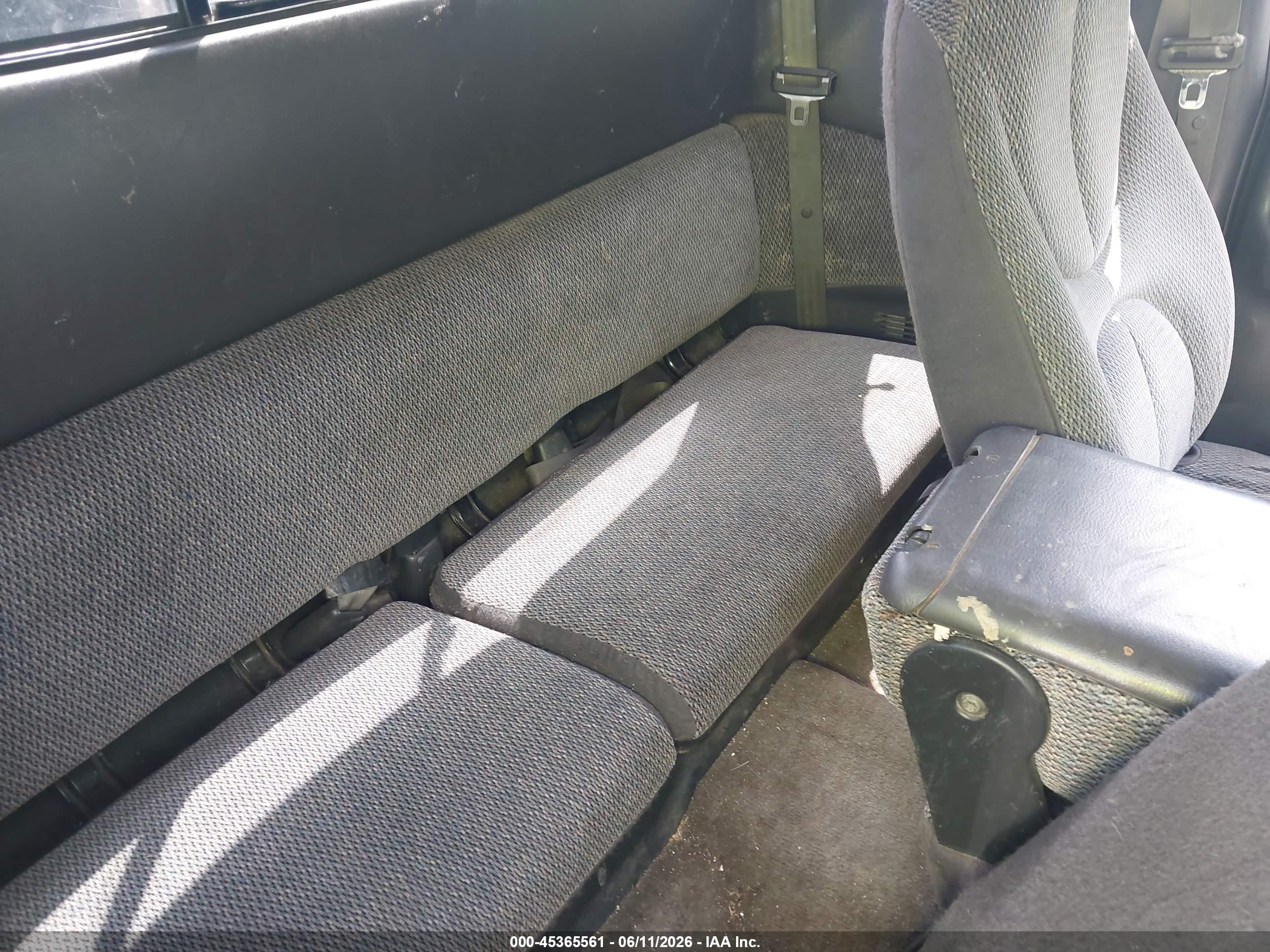 DODGE DAKOTA image 8