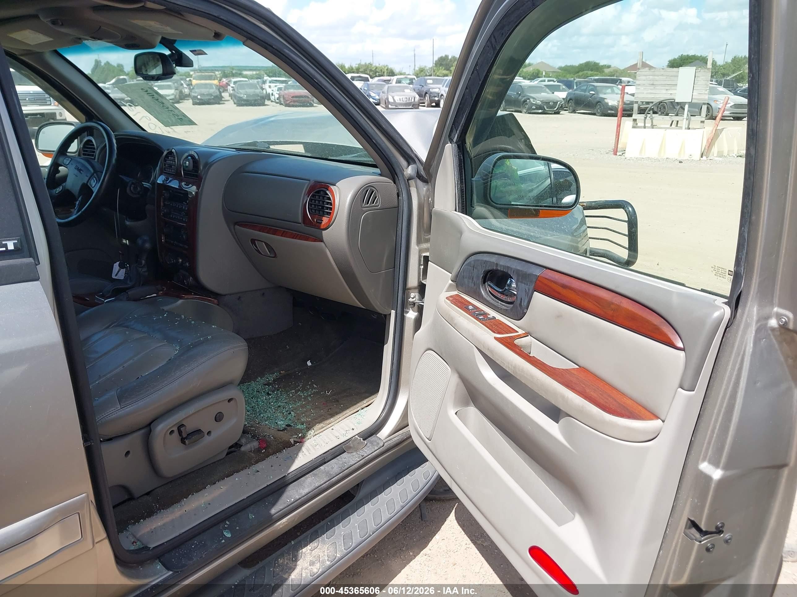 GMC ENVOY image 5