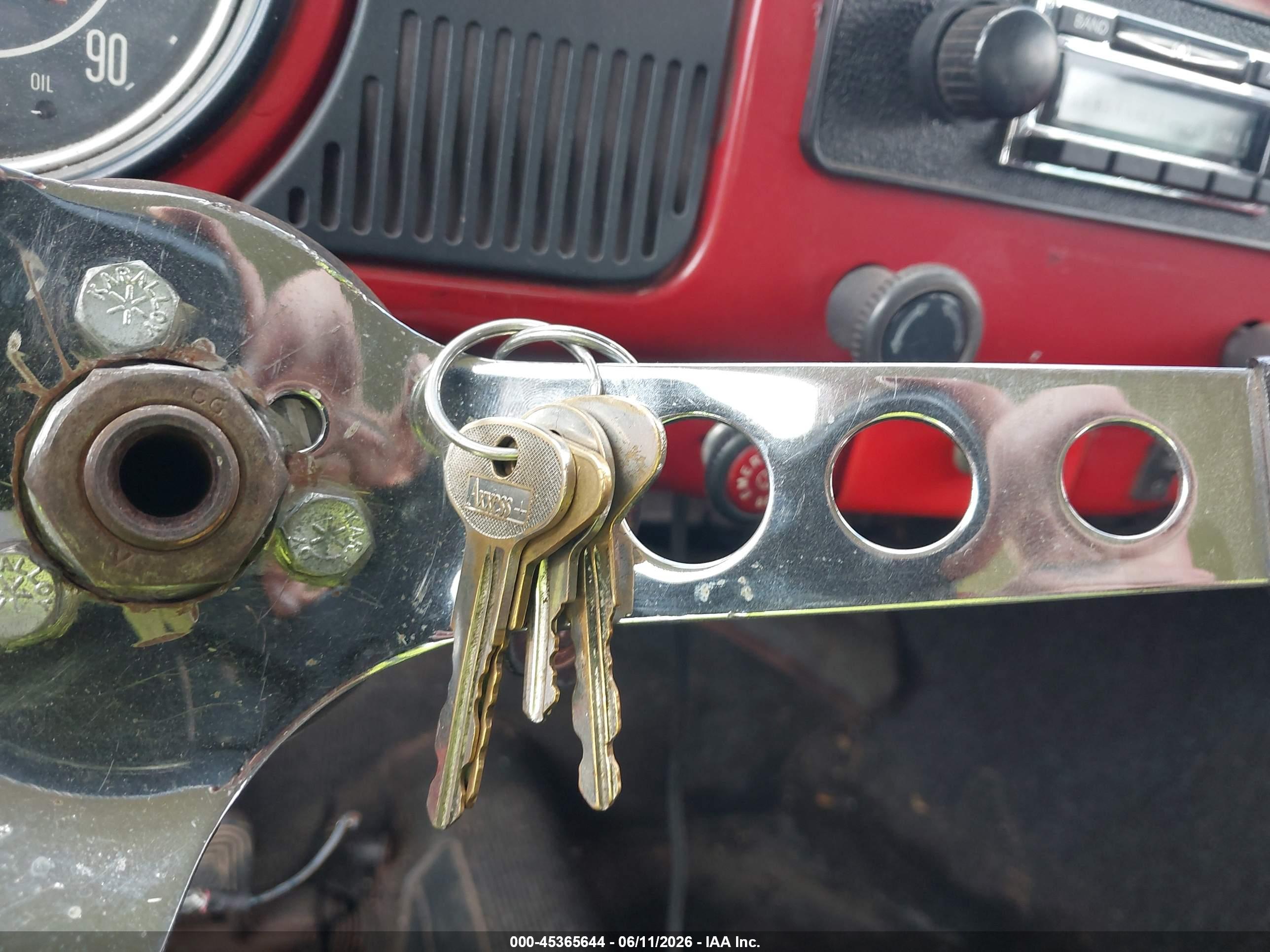 VOLKSWAGEN BEETLE image 11