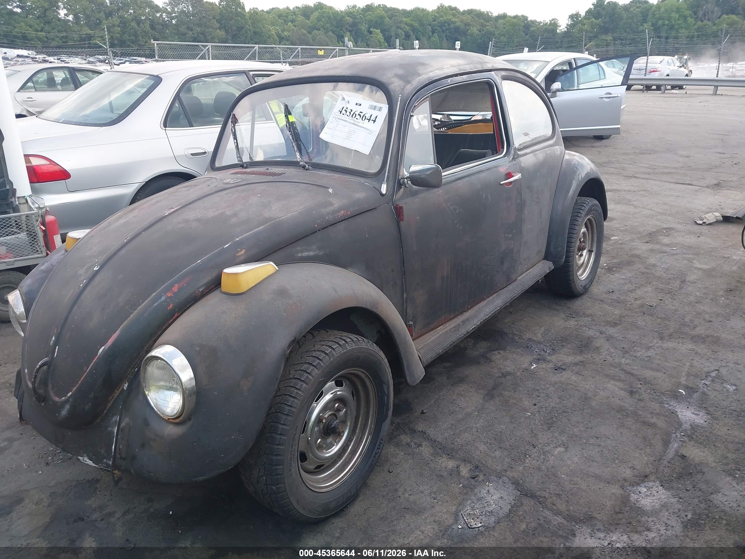VOLKSWAGEN BEETLE image 2
