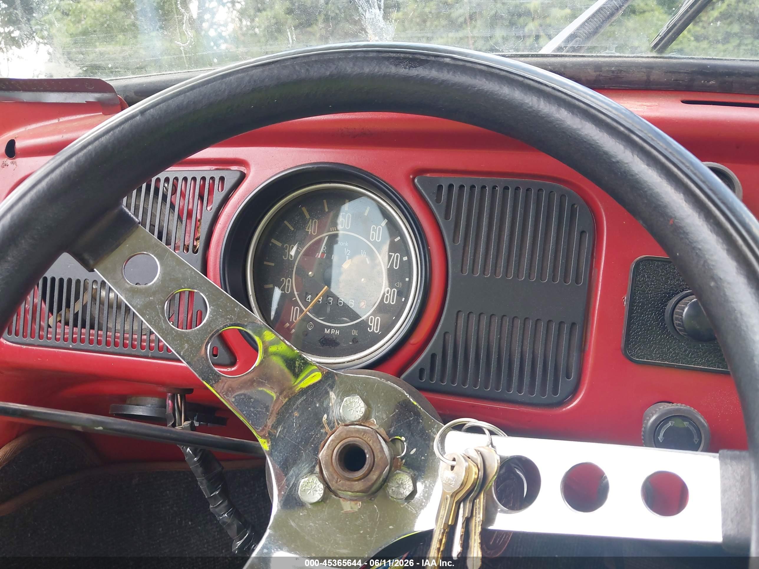 VOLKSWAGEN BEETLE image 7