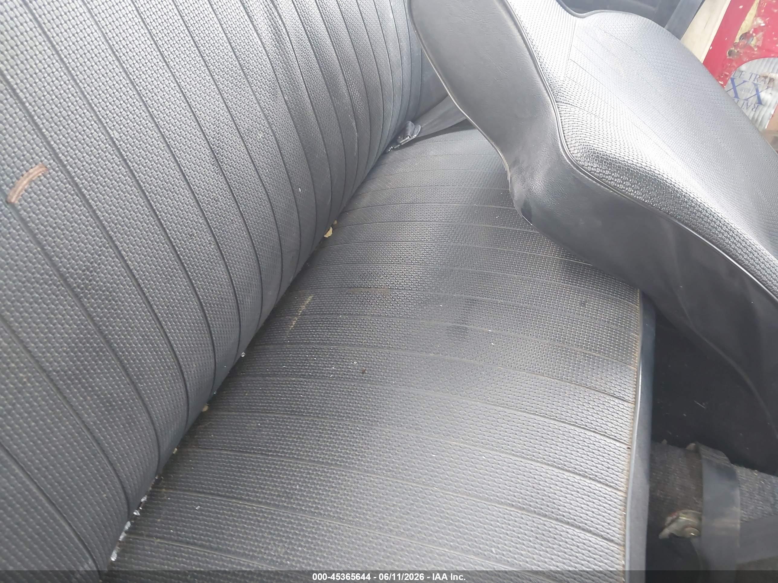 VOLKSWAGEN BEETLE image 8