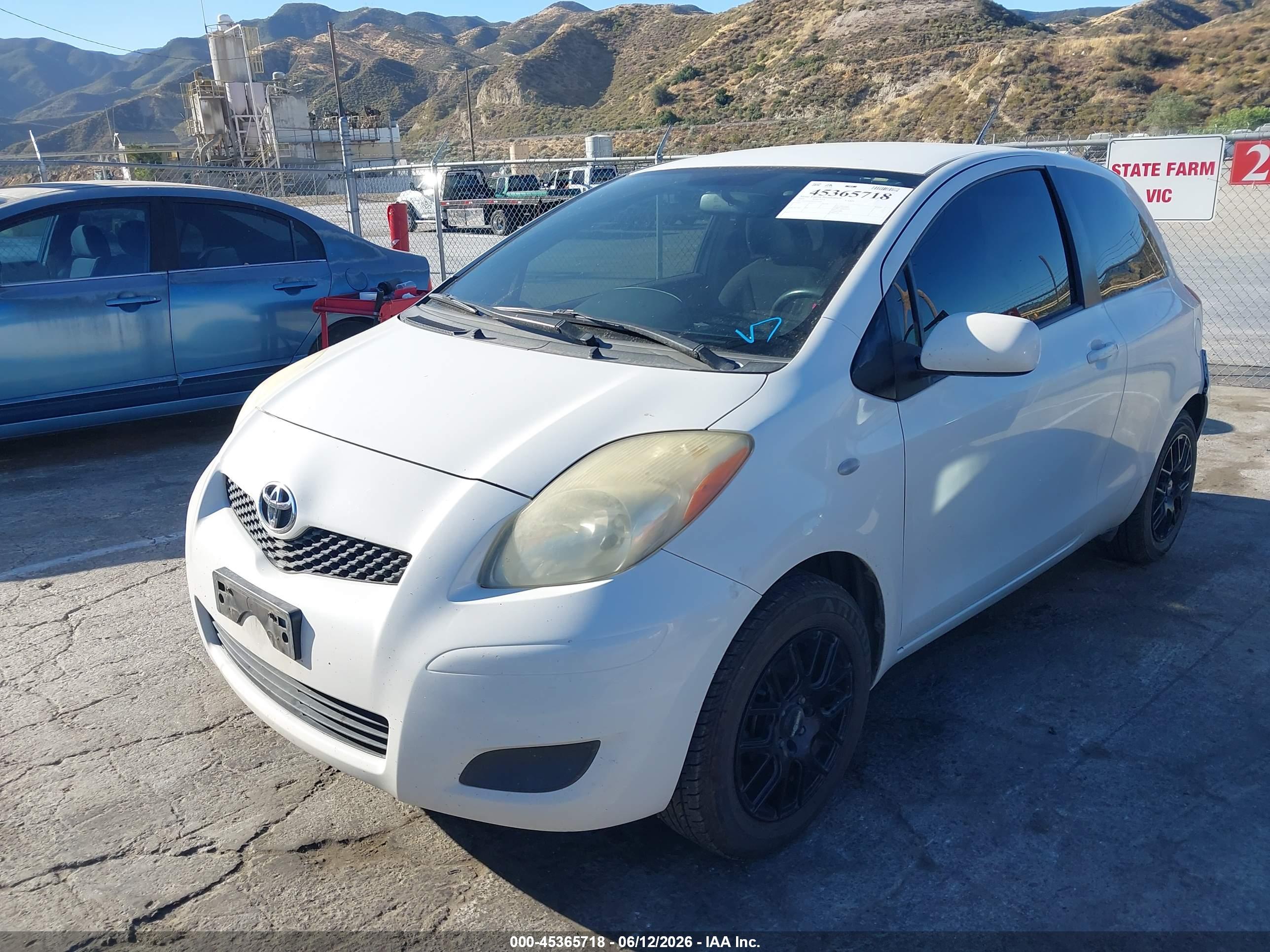 TOYOTA YARIS image 2
