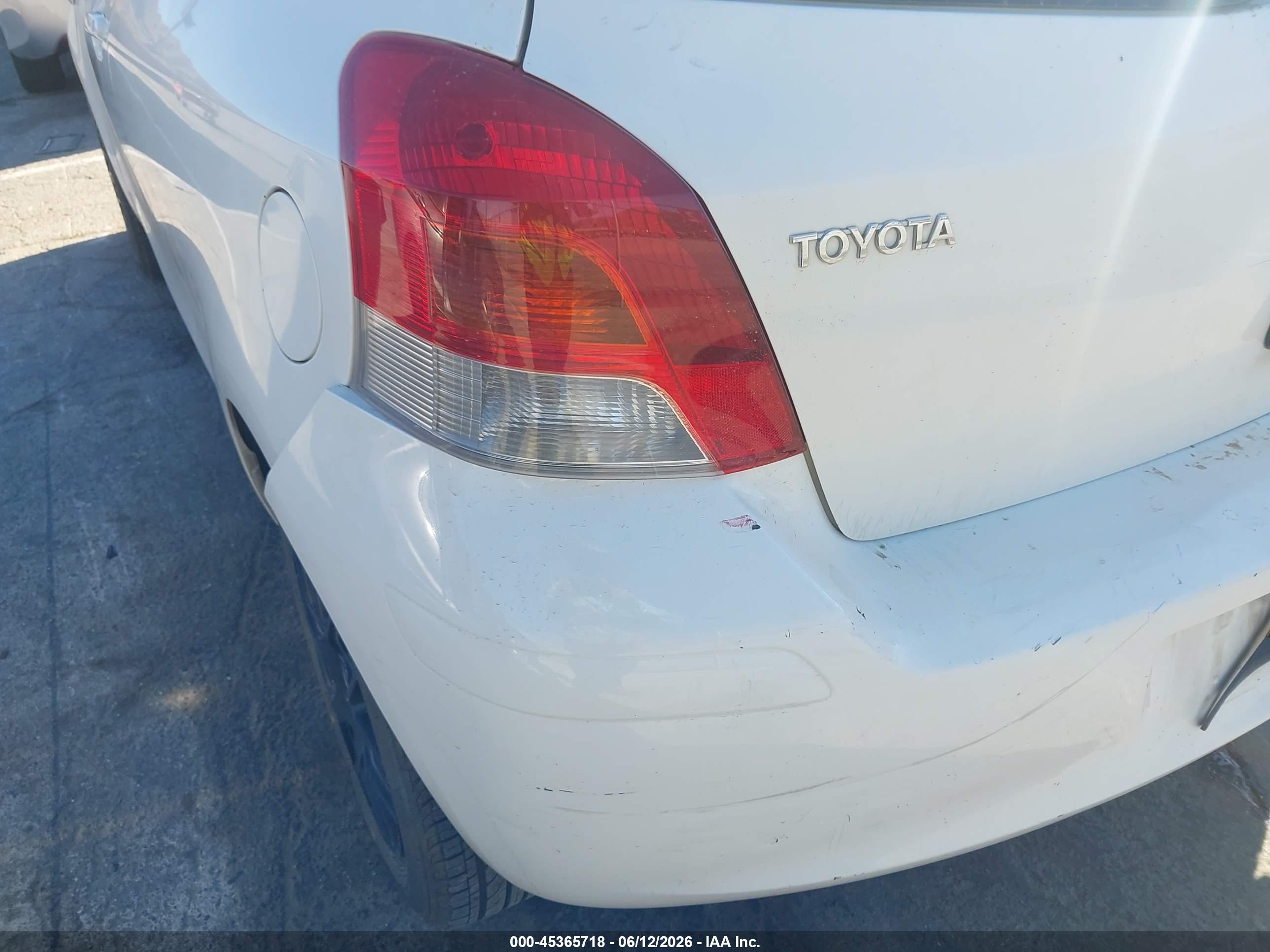 TOYOTA YARIS image 6