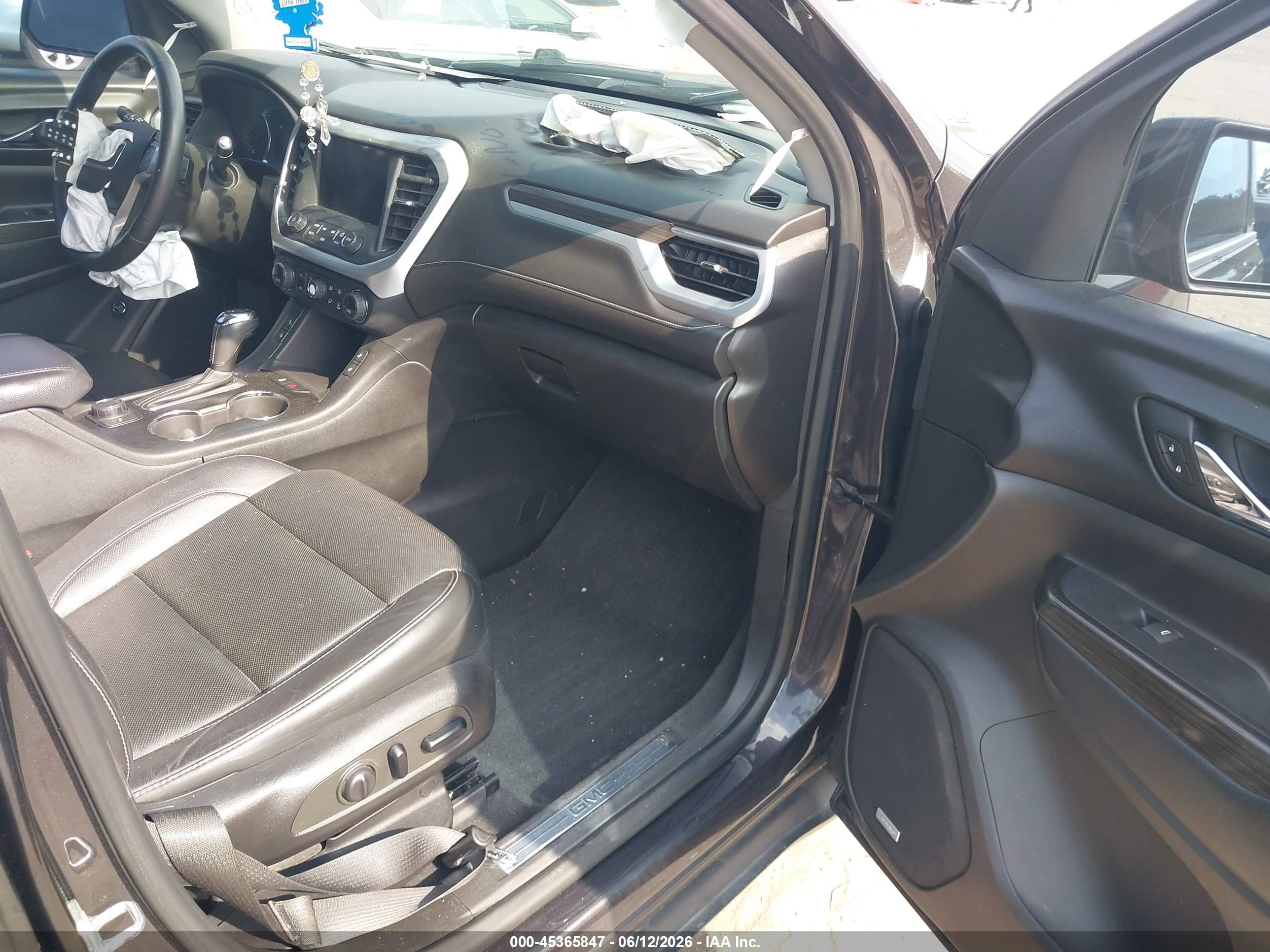 GMC ACADIA image 5