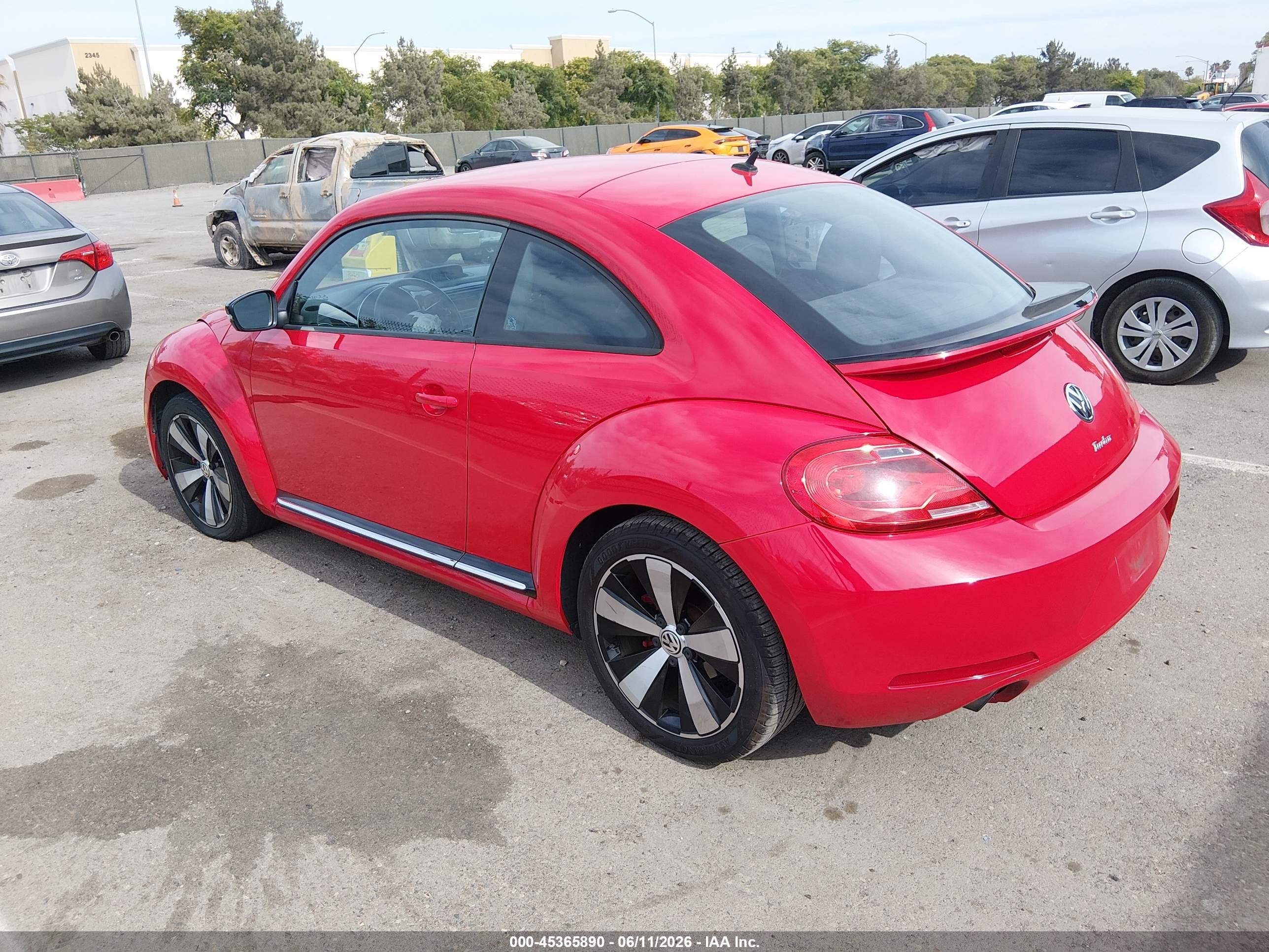 VOLKSWAGEN BEETLE image 3