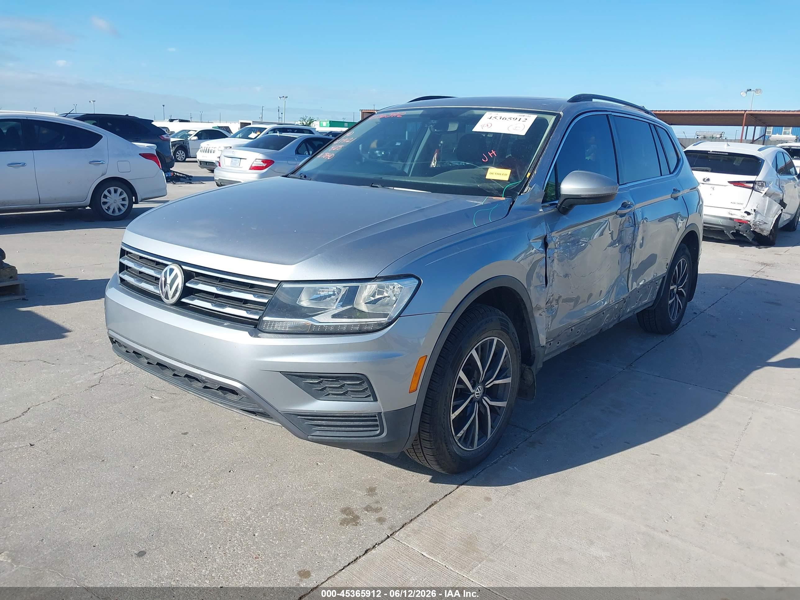 VOLKSWAGEN TIGUAN image 2