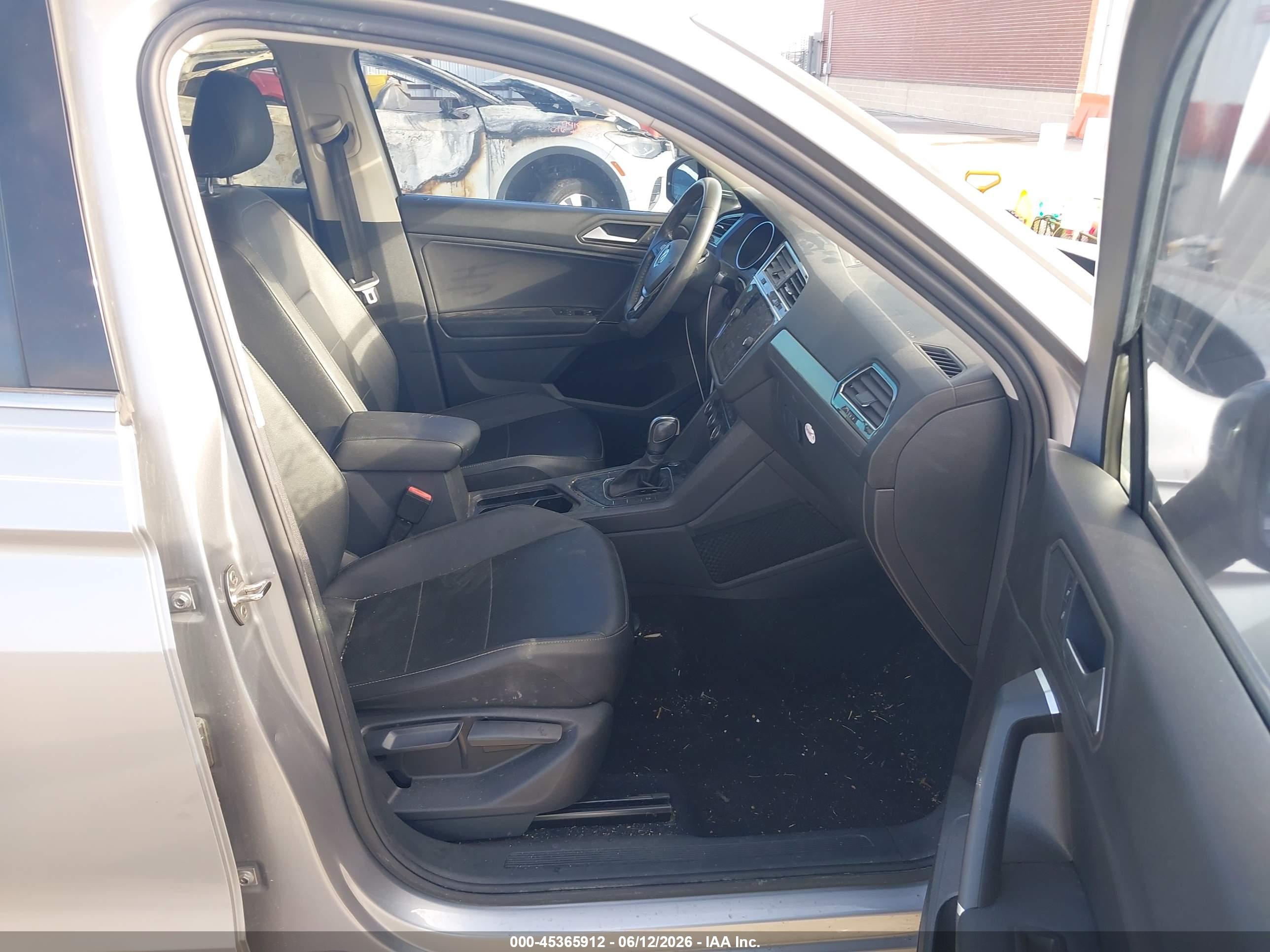VOLKSWAGEN TIGUAN image 5