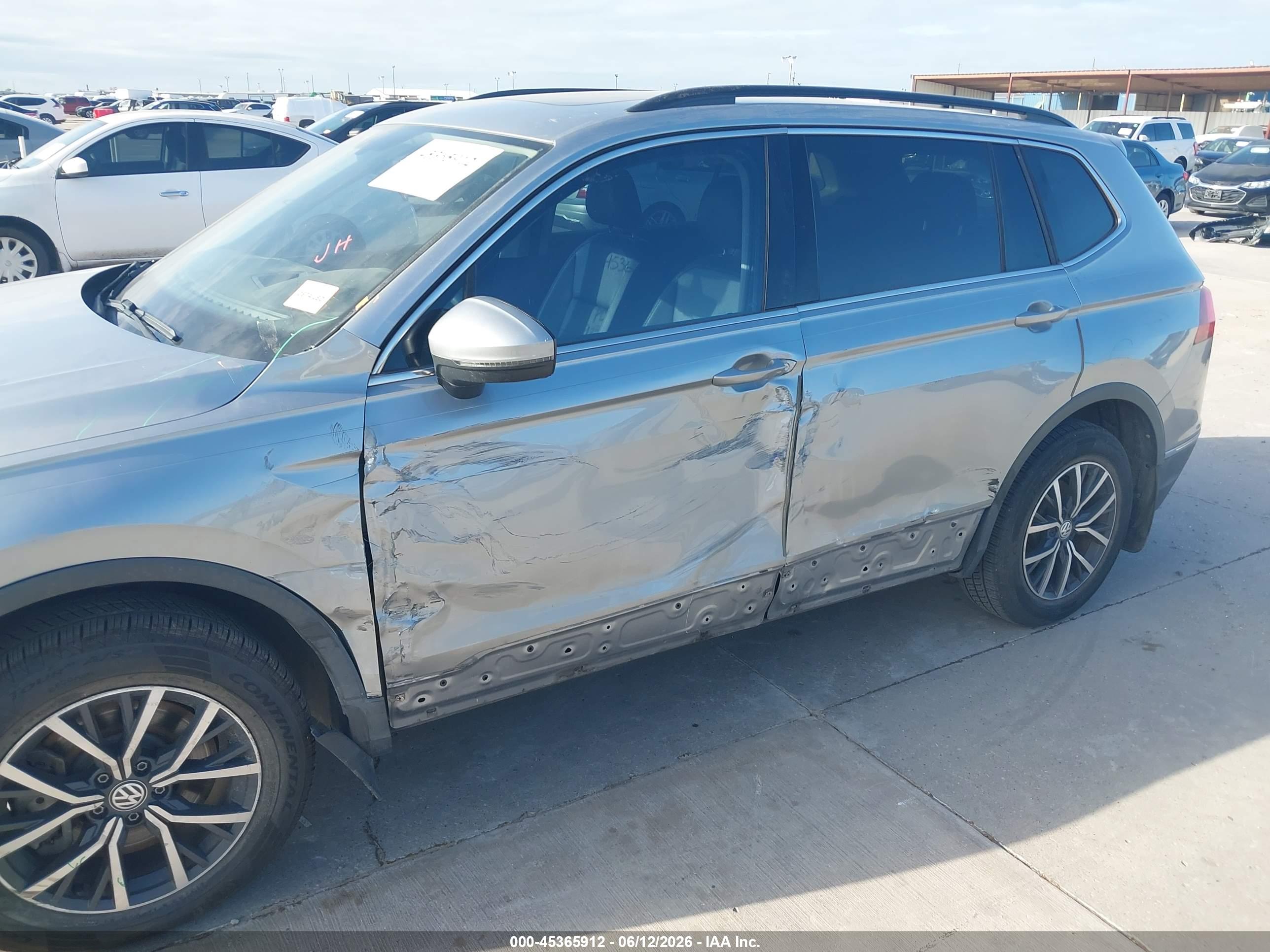 VOLKSWAGEN TIGUAN image 6