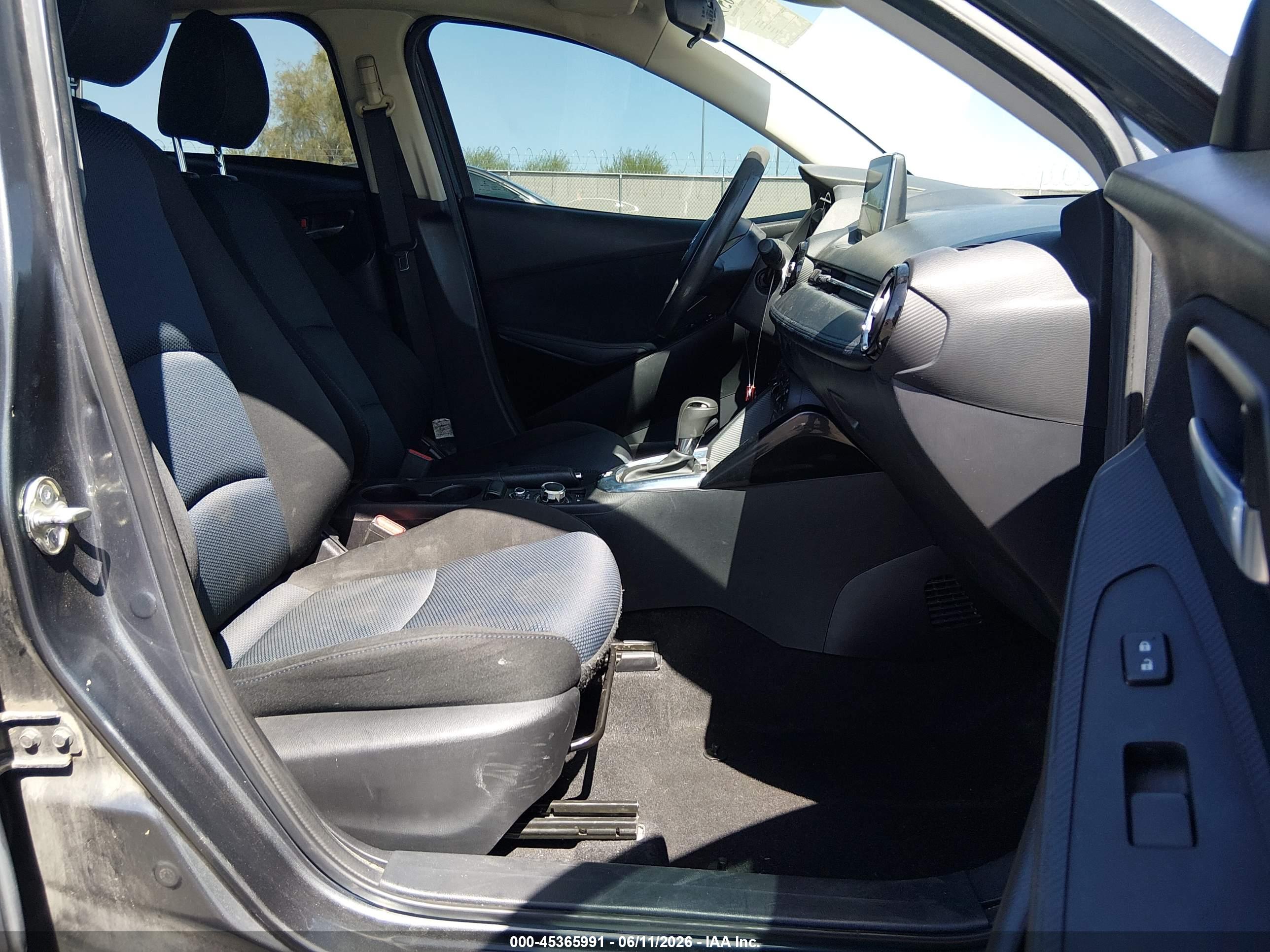 TOYOTA YARIS image 5