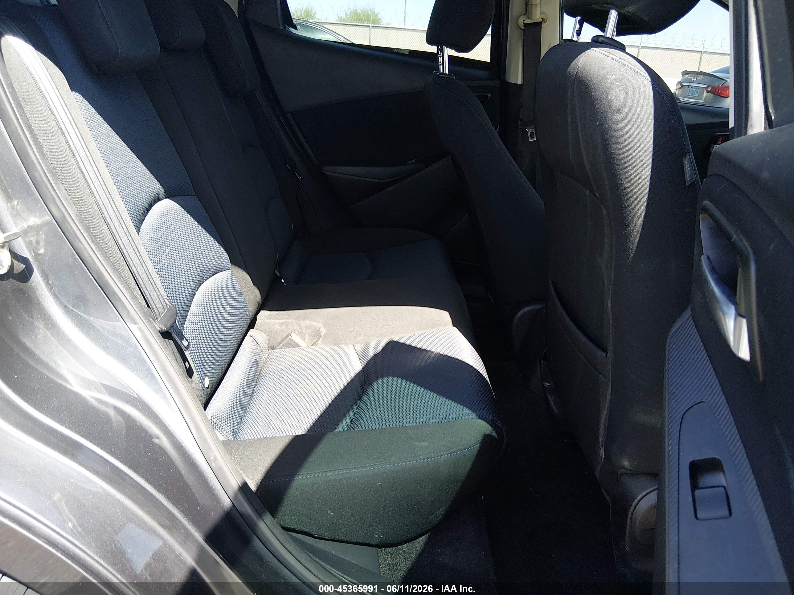 TOYOTA YARIS image 8