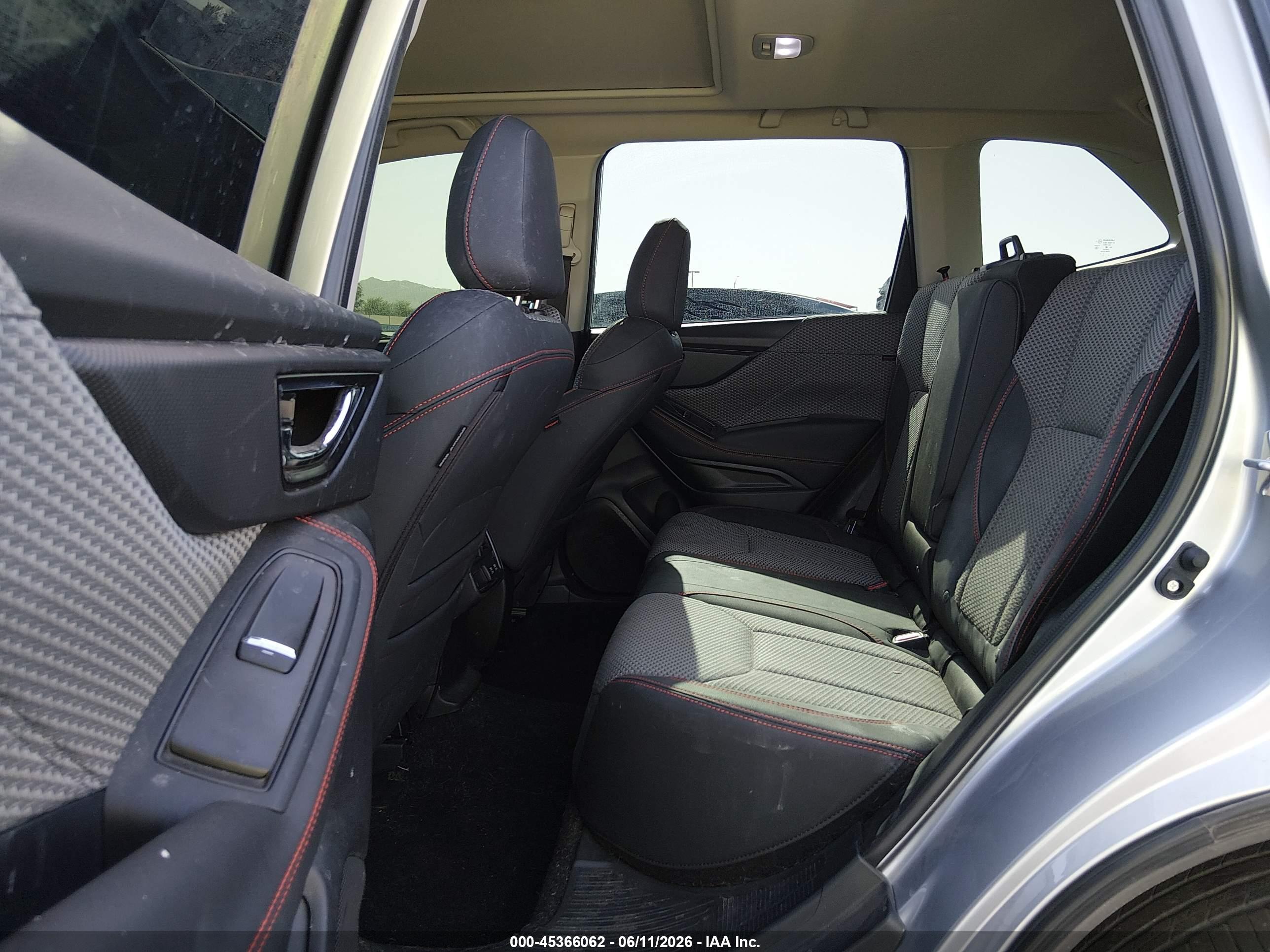 SUBARU FORESTER image 8