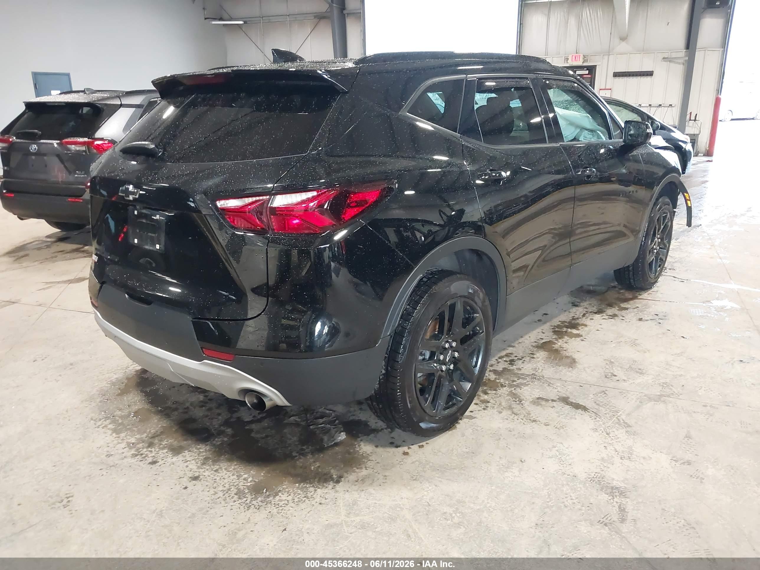 CHEVROLET BLAZER image 4