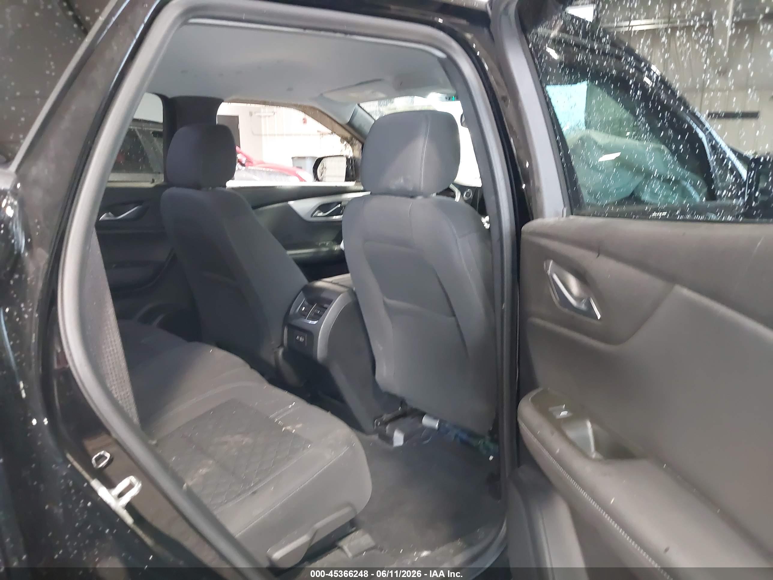 CHEVROLET BLAZER image 8