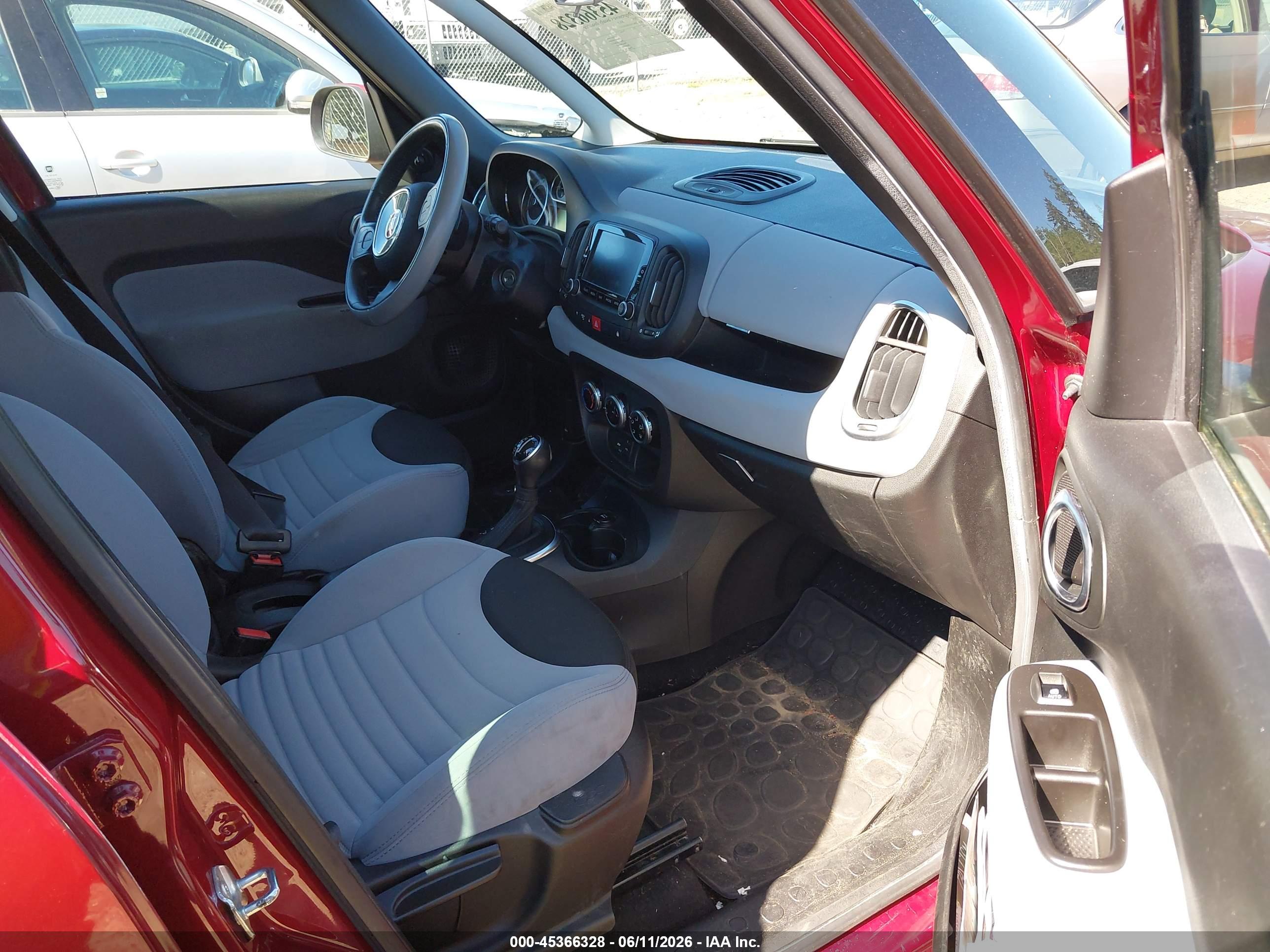 FIAT 500L image 5