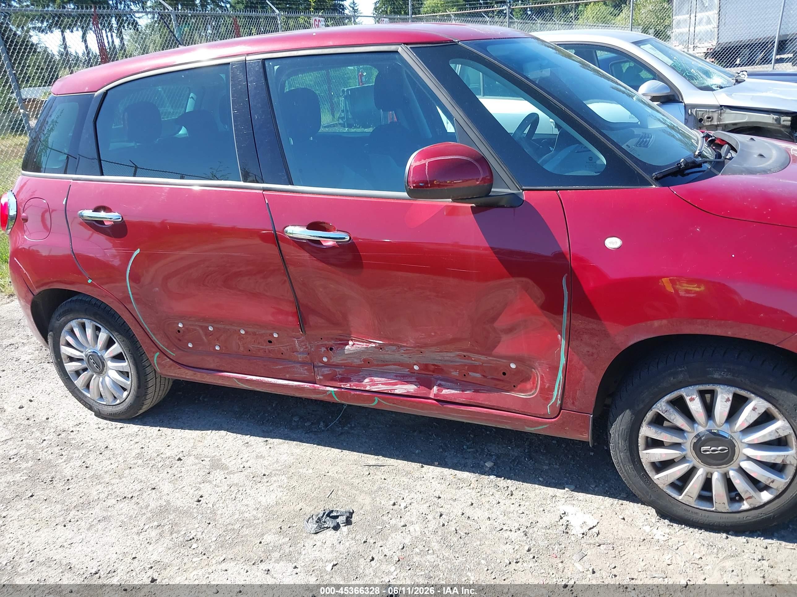 FIAT 500L image 6