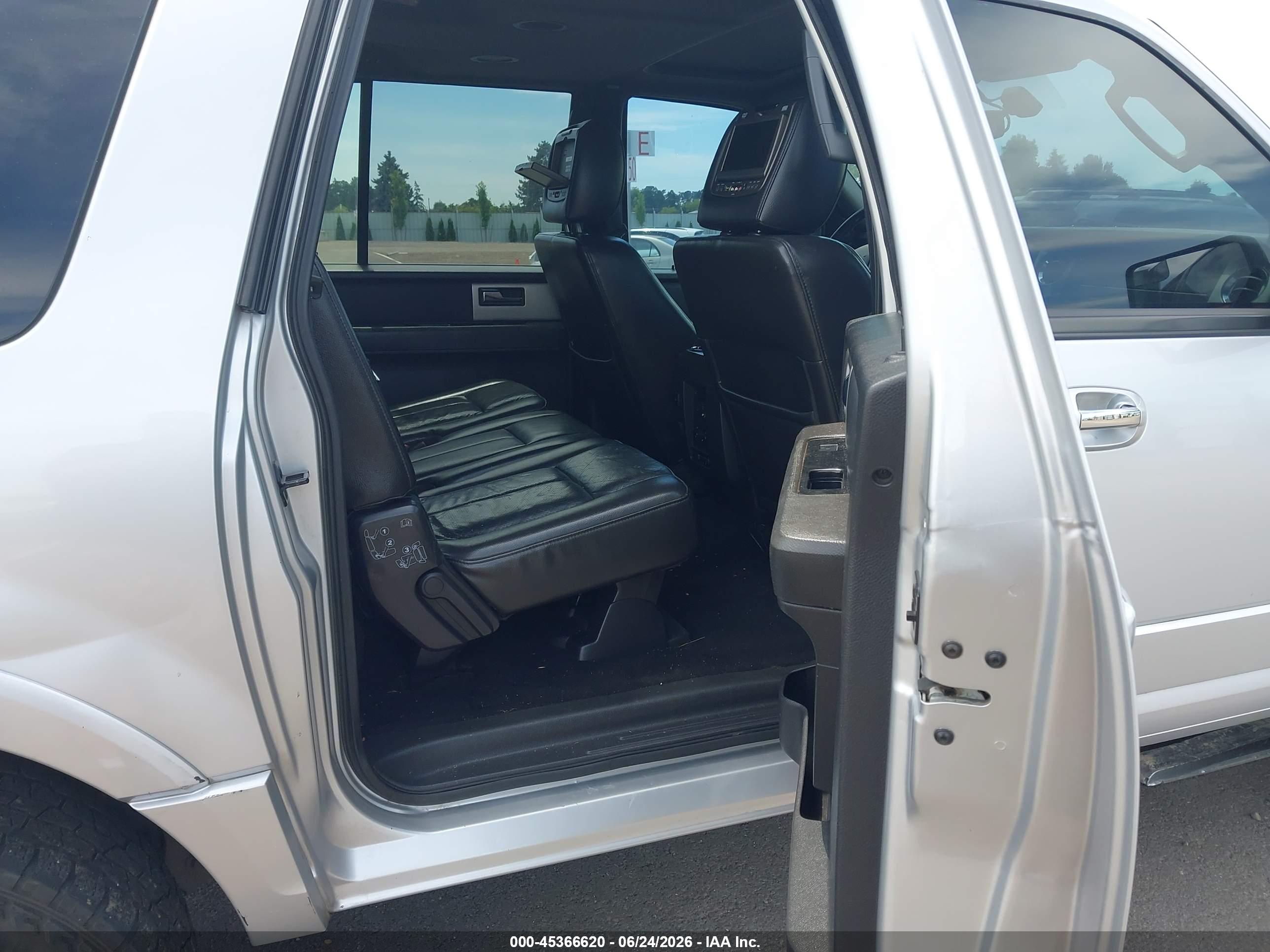 FORD EXPEDITION image 8
