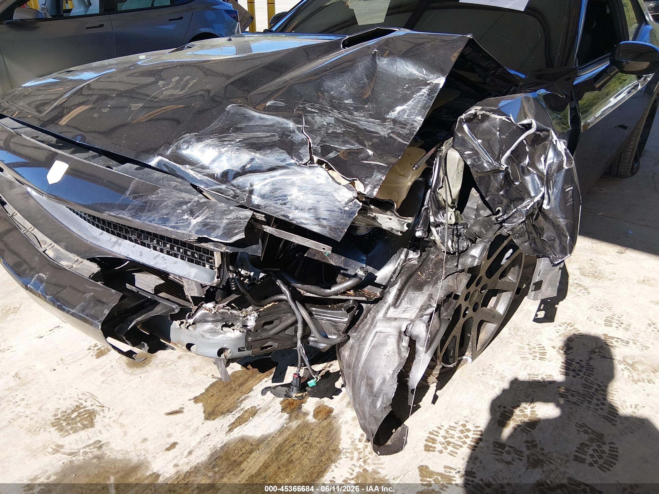 DODGE CHALLENGER image 6