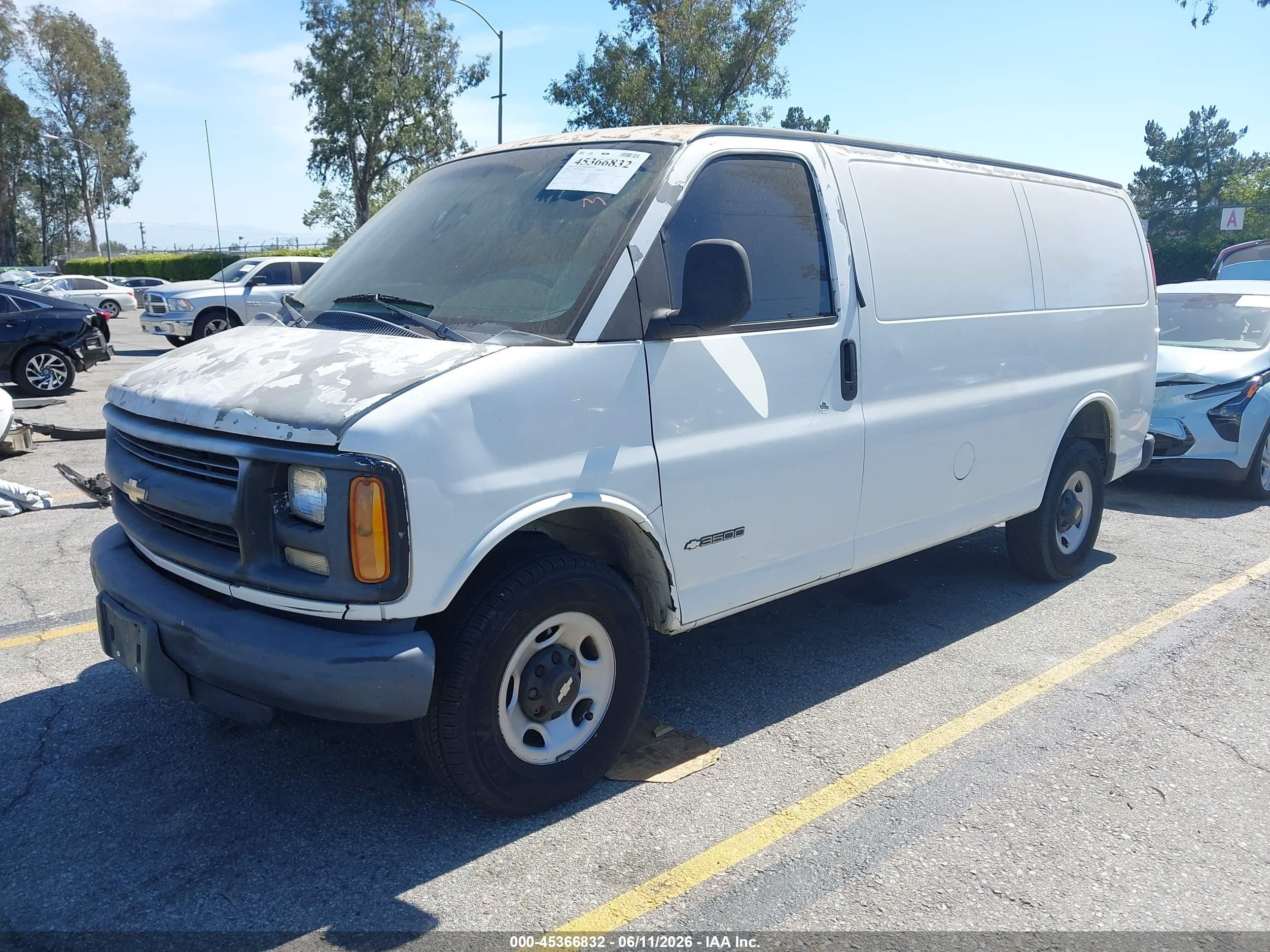 CHEVROLET EXPRESS image 2
