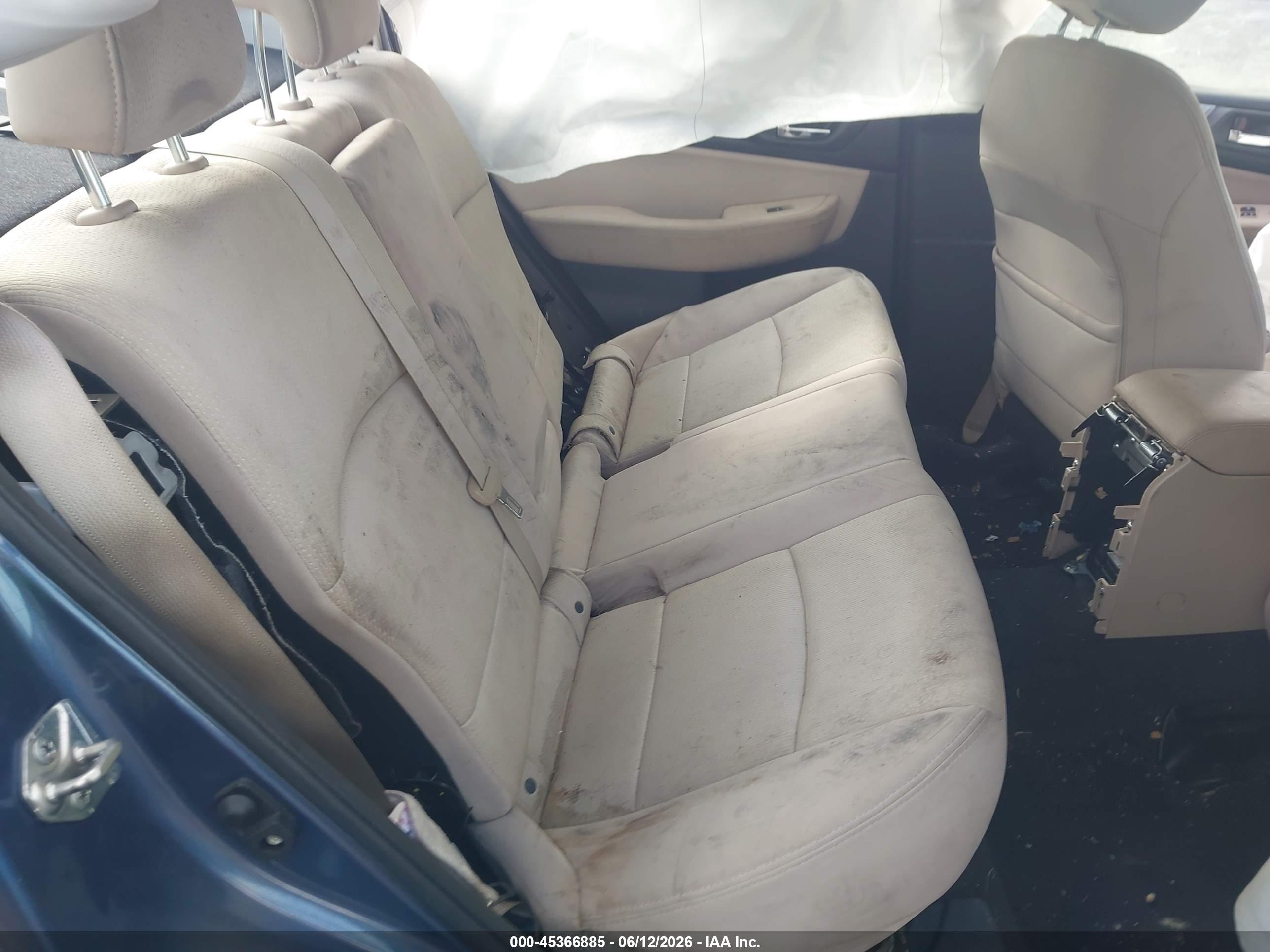 SUBARU LEGACY image 8