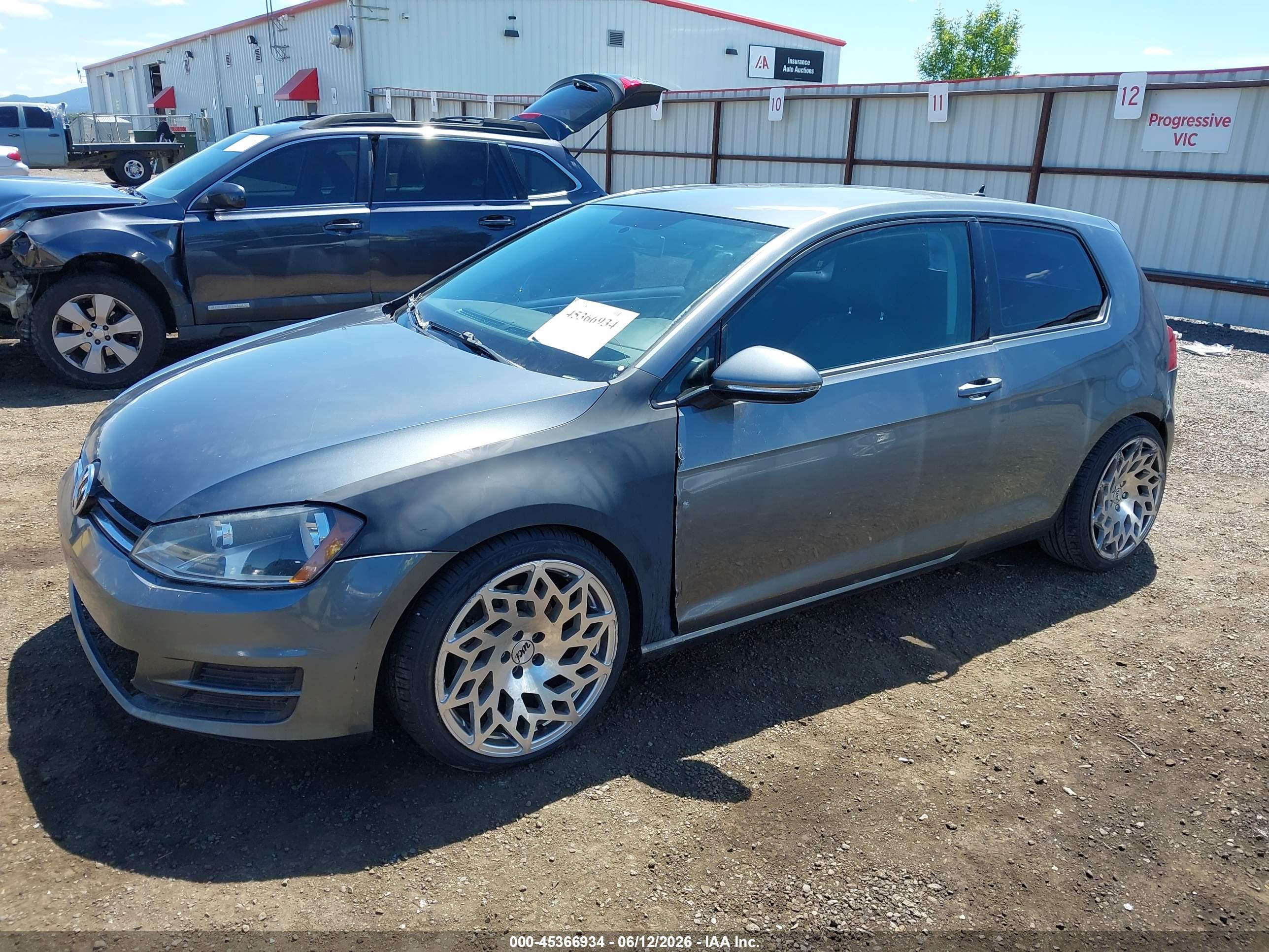 VOLKSWAGEN GOLF image 2