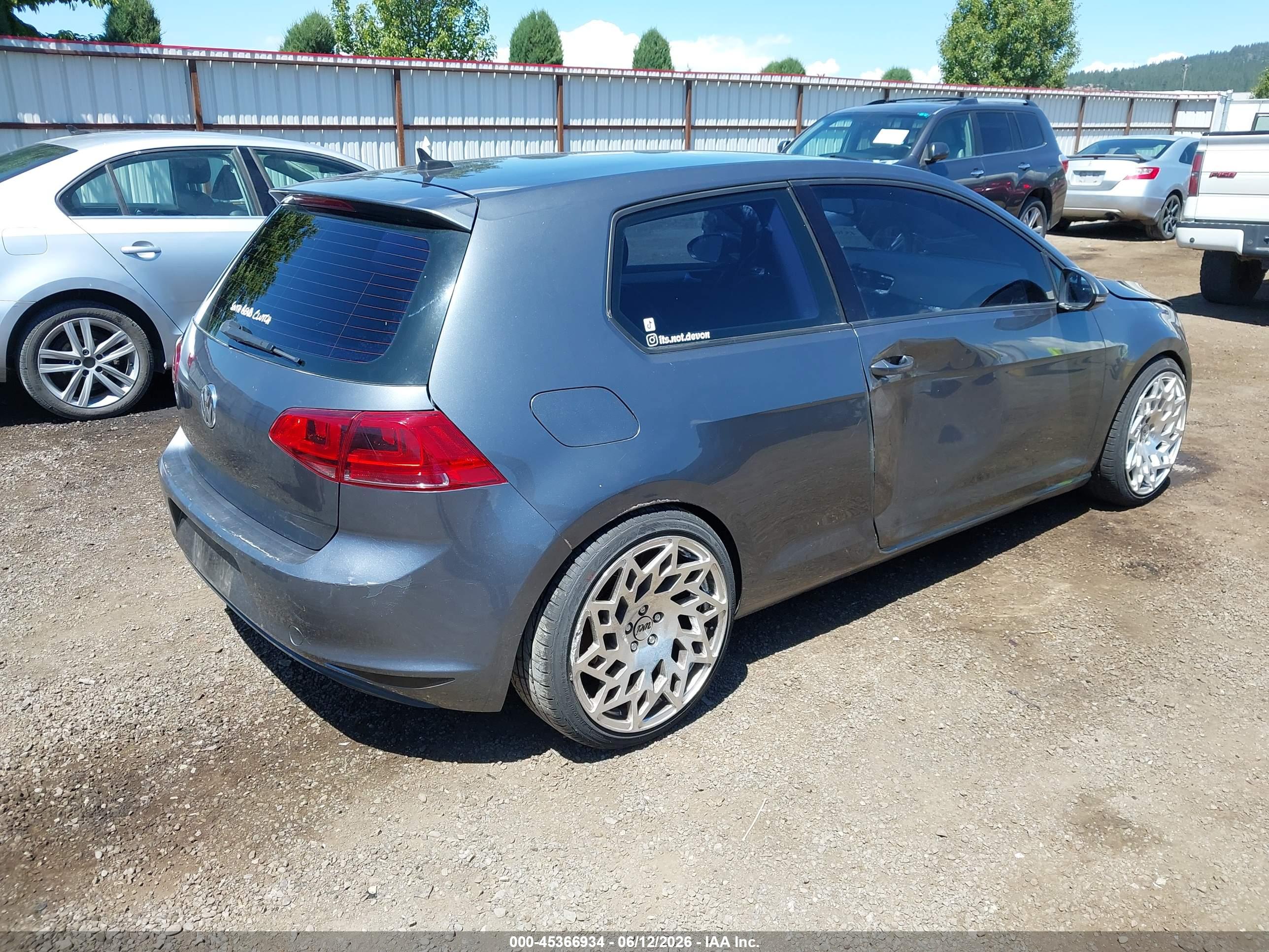 VOLKSWAGEN GOLF image 4