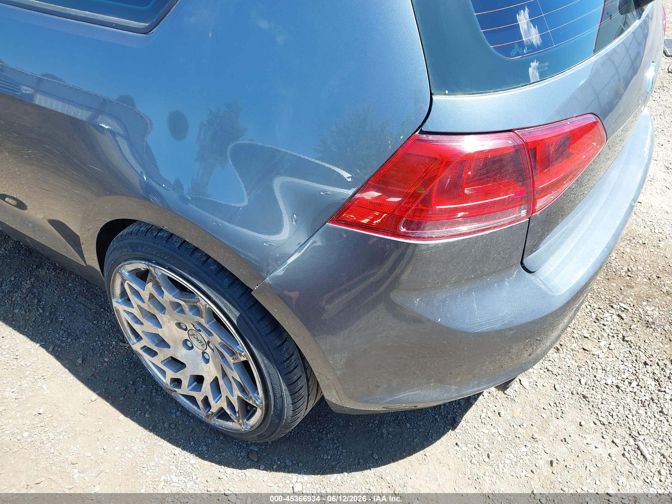 VOLKSWAGEN GOLF image 6
