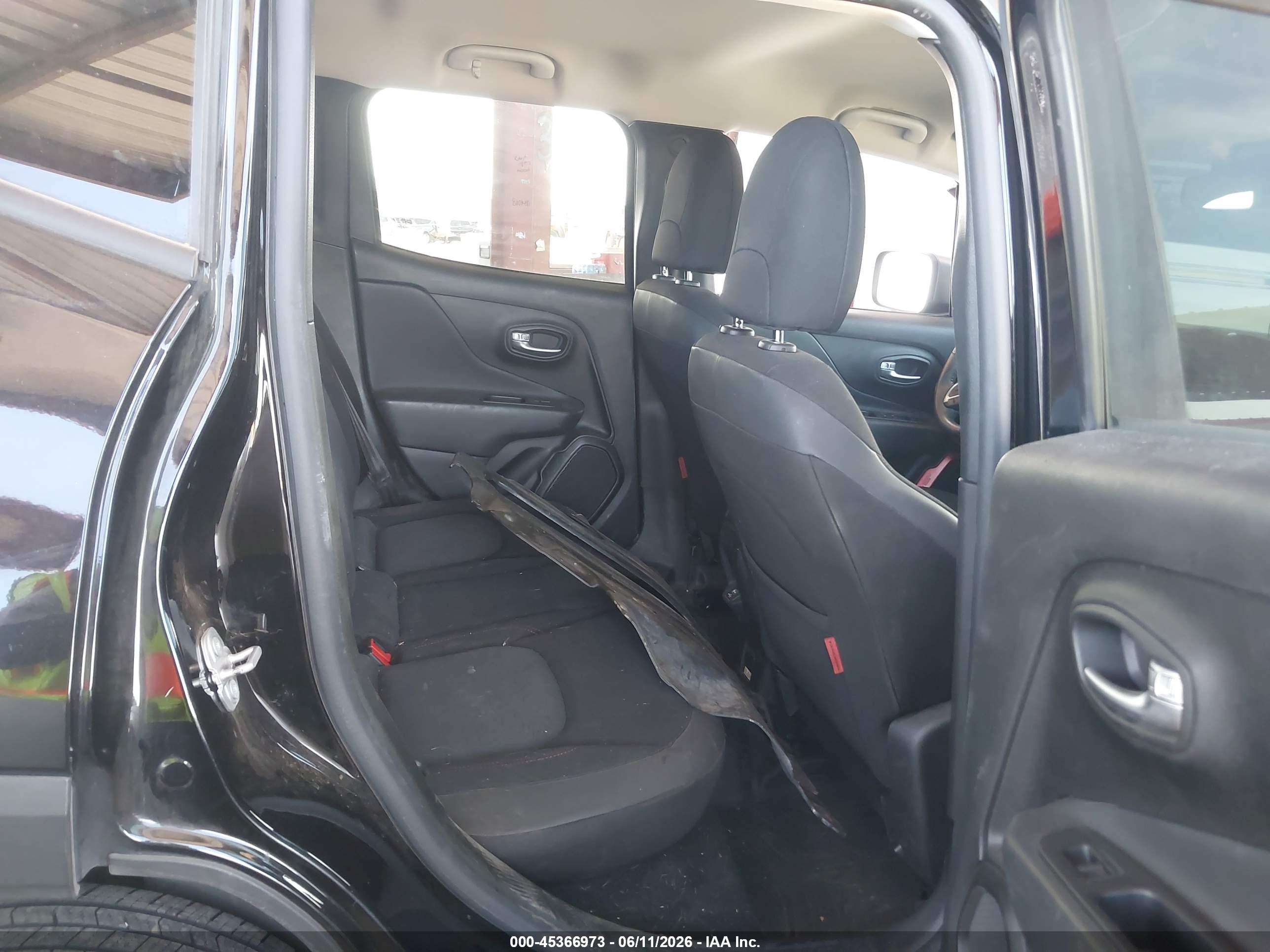 JEEP RENEGADE image 8