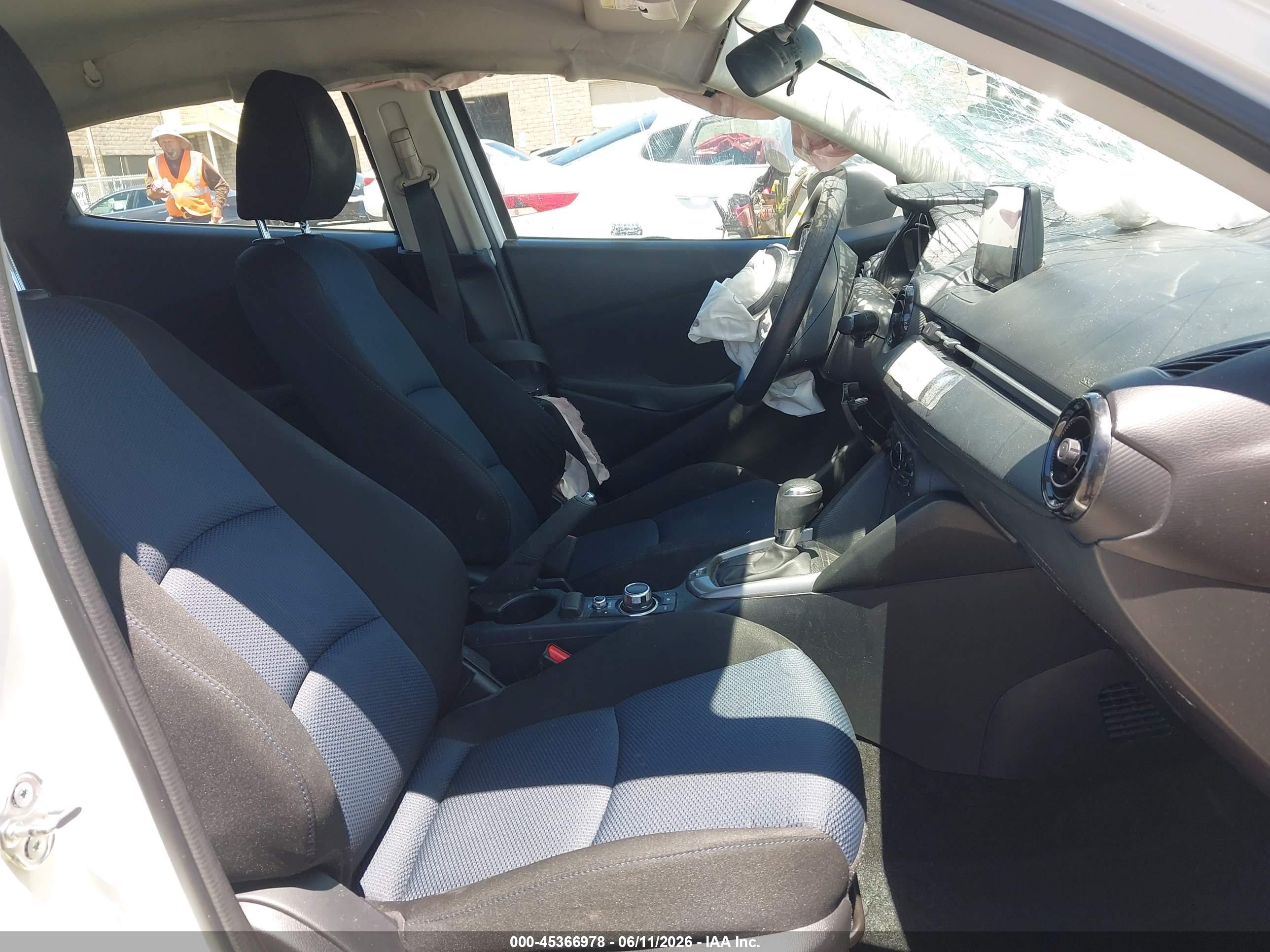 TOYOTA YARIS image 5