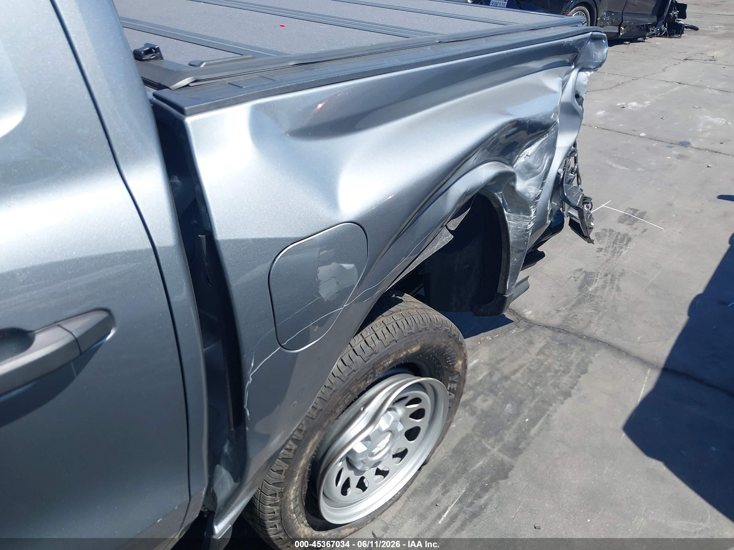 CHEVROLET COLORADO image 6