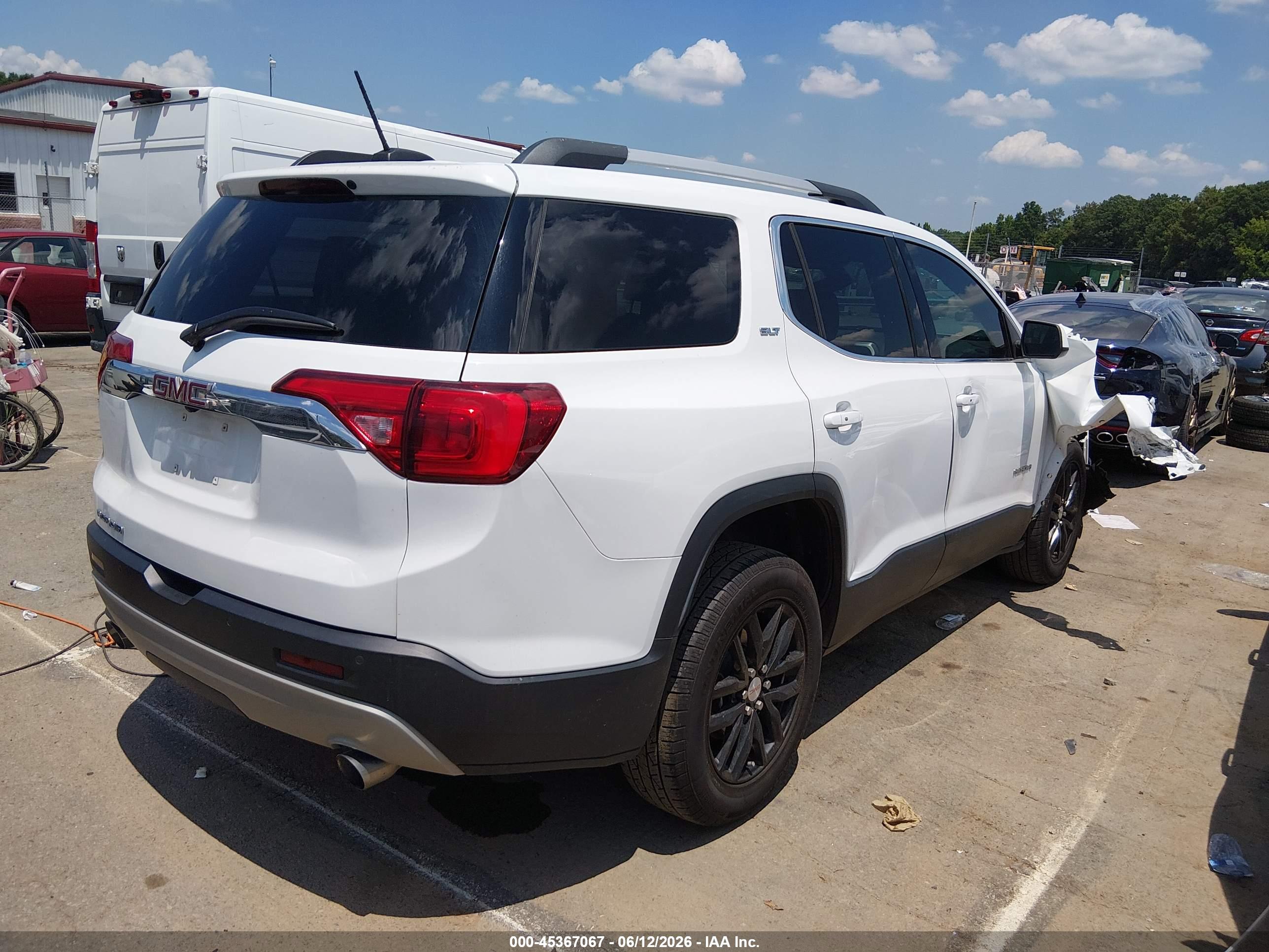 GMC ACADIA image 4