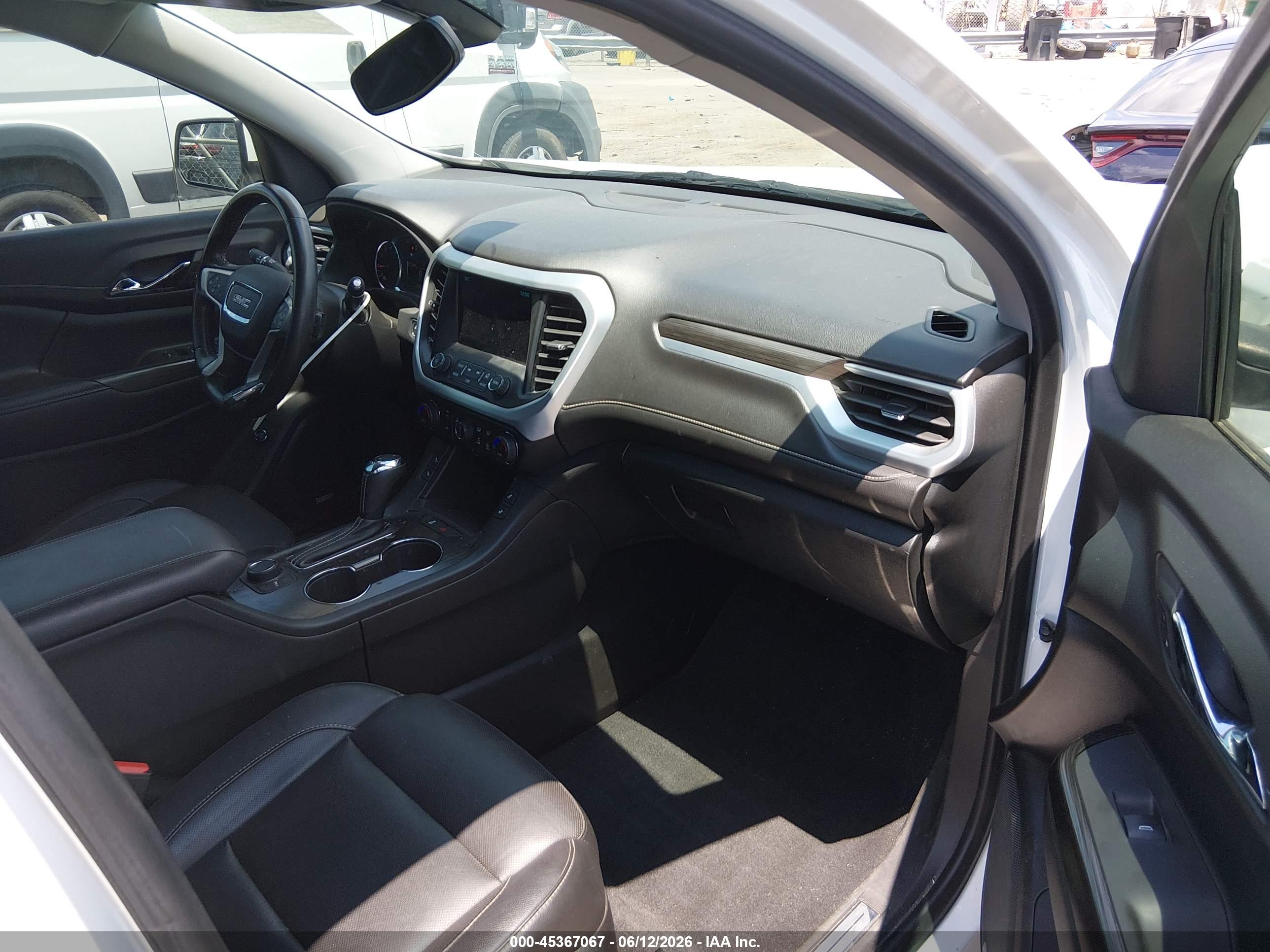 GMC ACADIA image 5