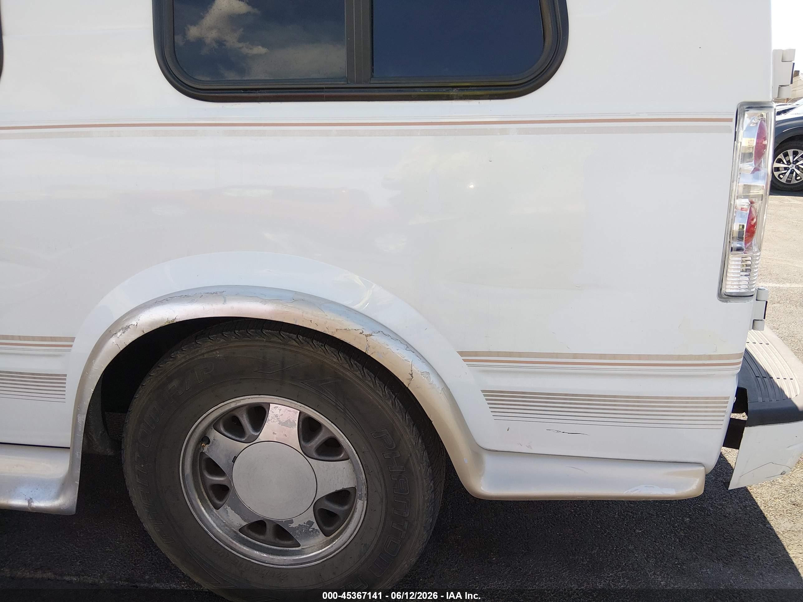 CHEVROLET ASTRO image 6