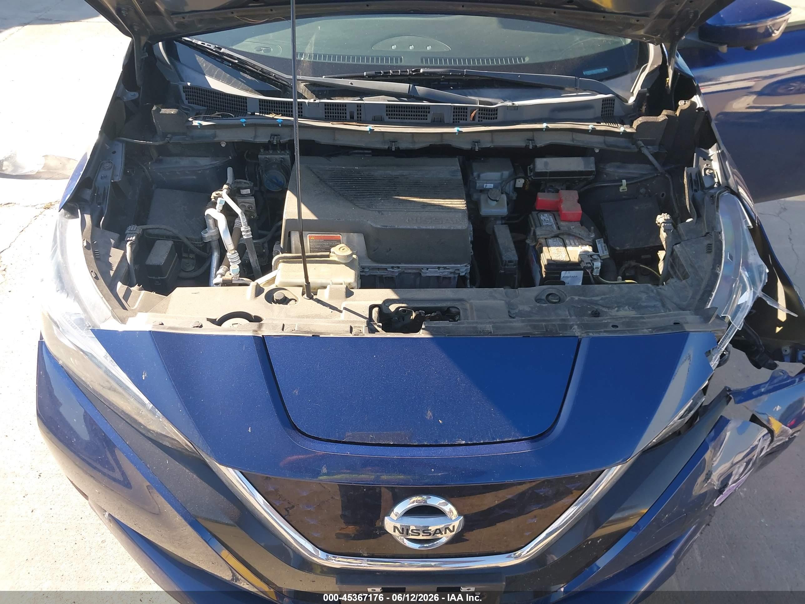 NISSAN LEAF image 10