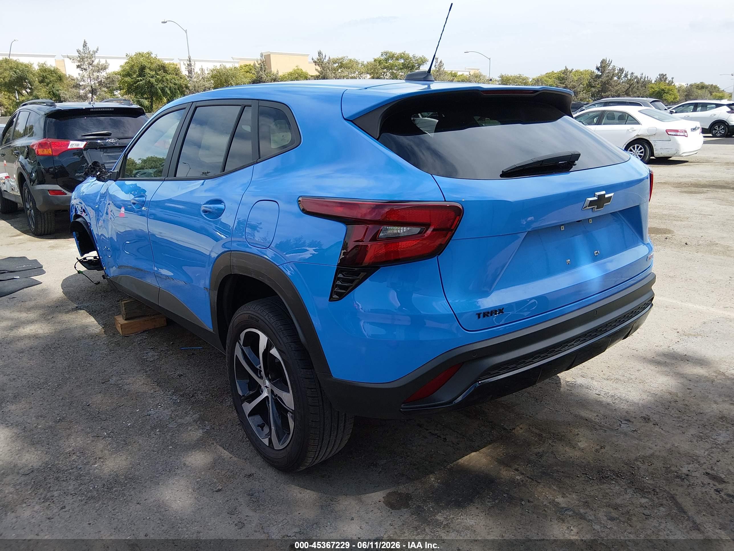 CHEVROLET TRAX image 3