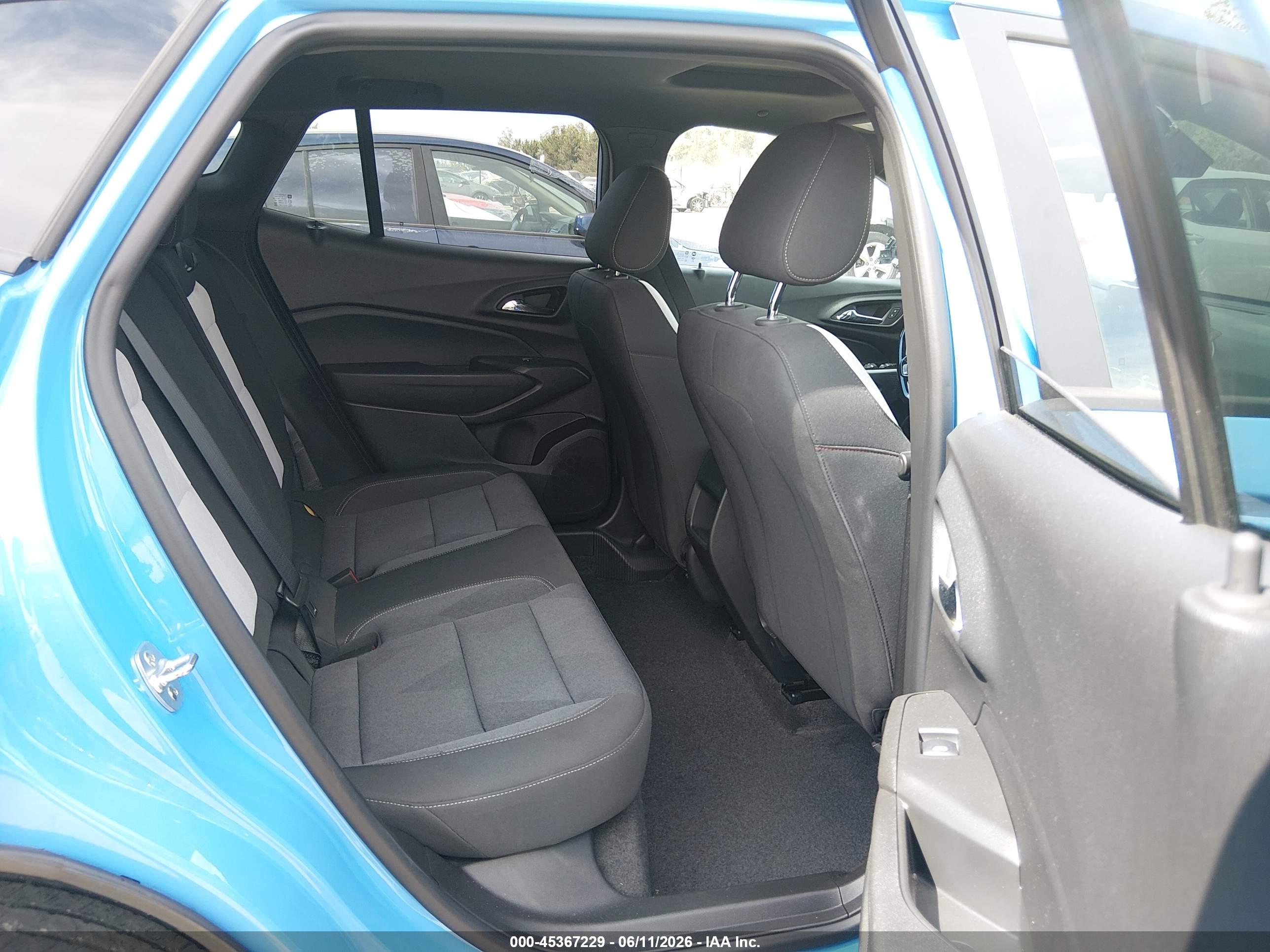 CHEVROLET TRAX image 8