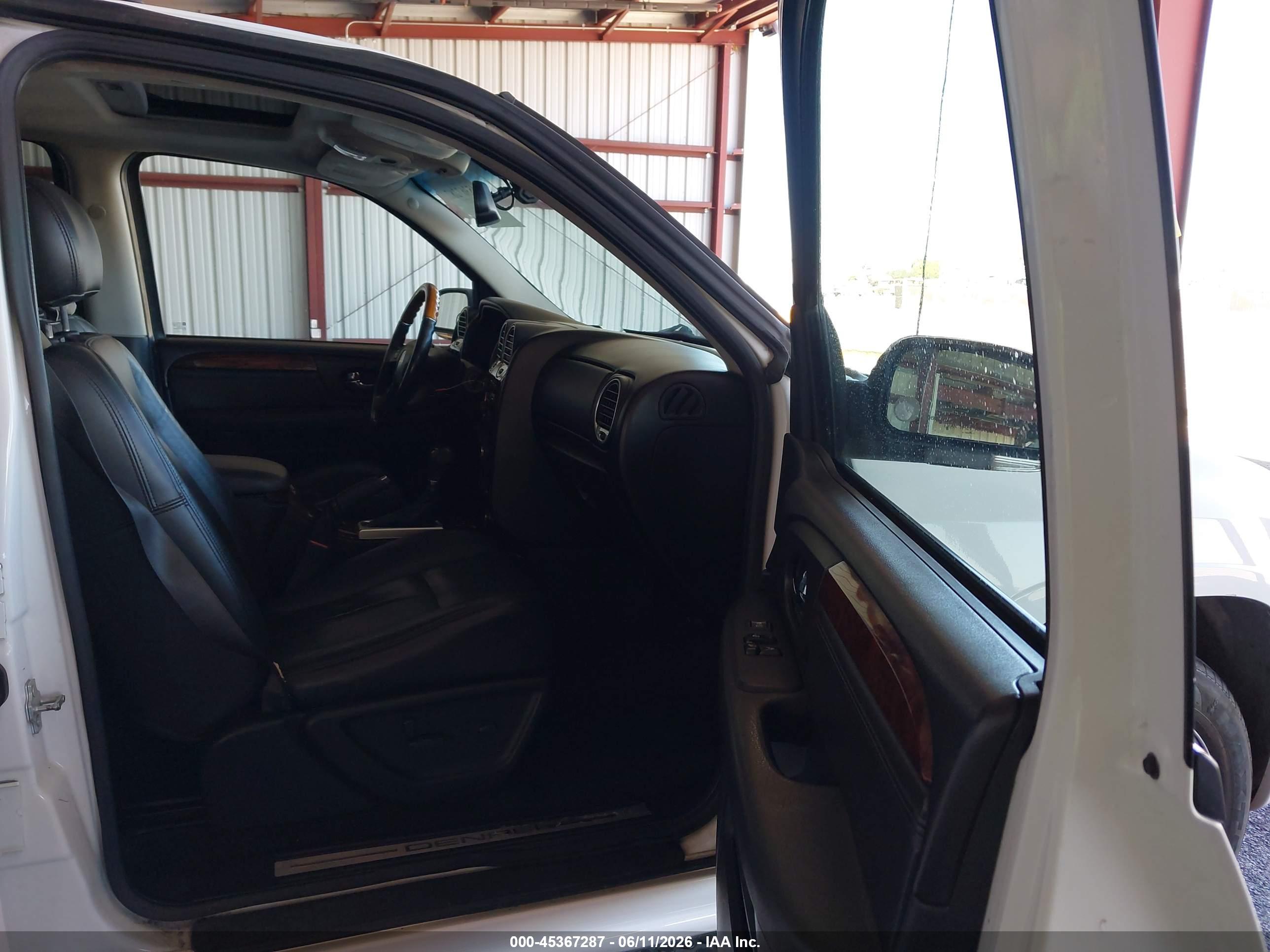 GMC ENVOY image 5