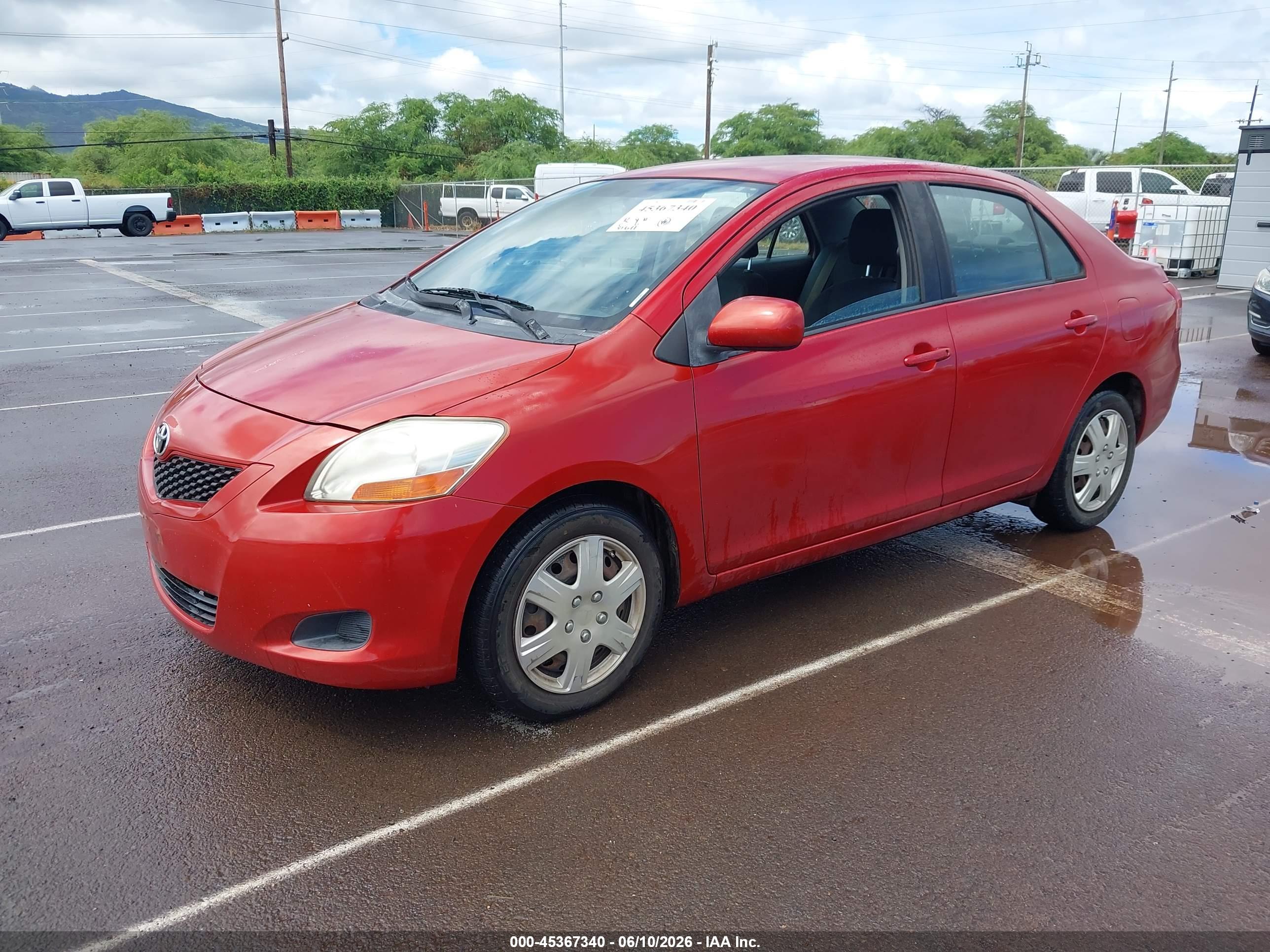 TOYOTA YARIS image 2