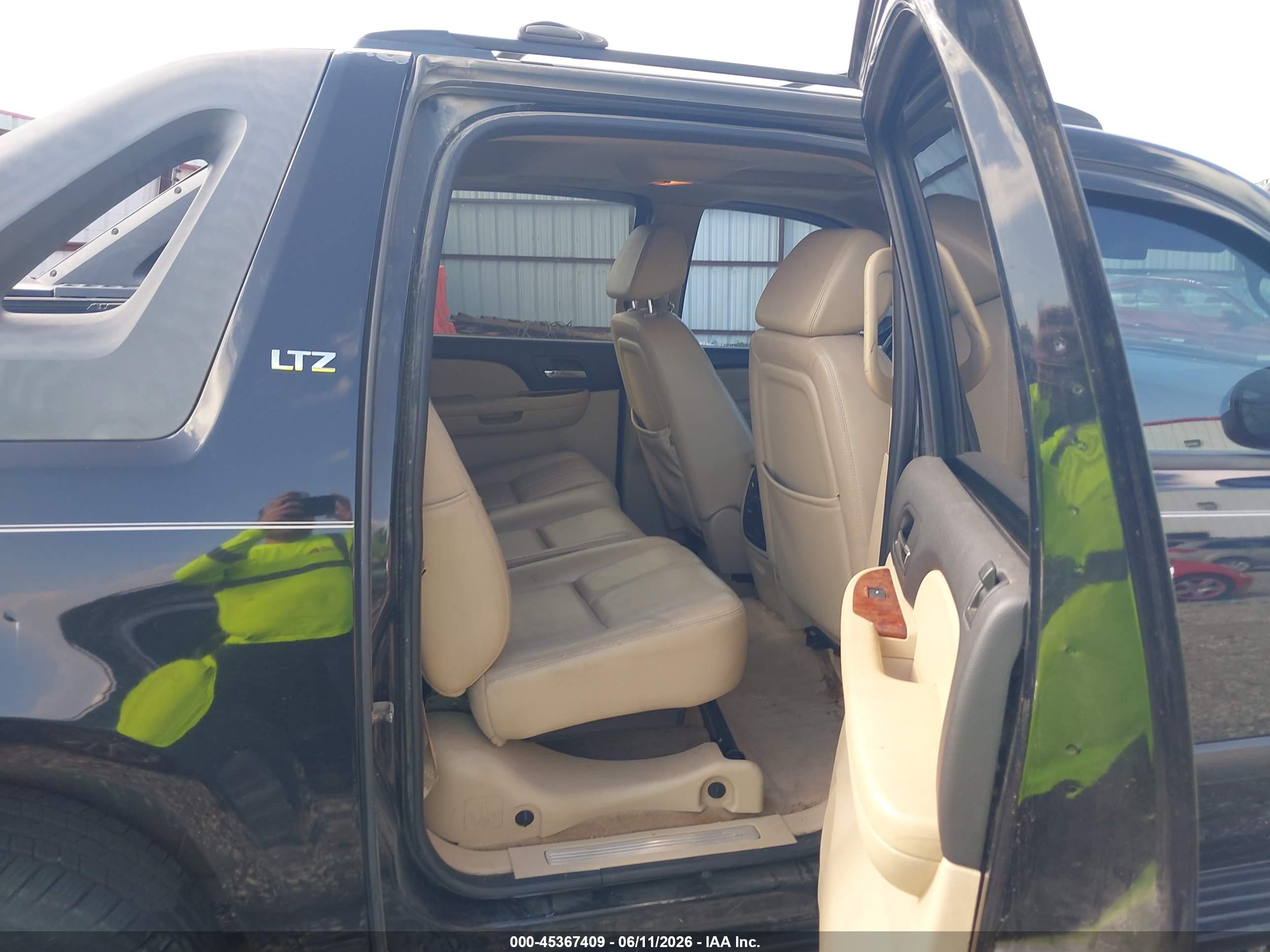 CHEVROLET AVALANCHE image 8