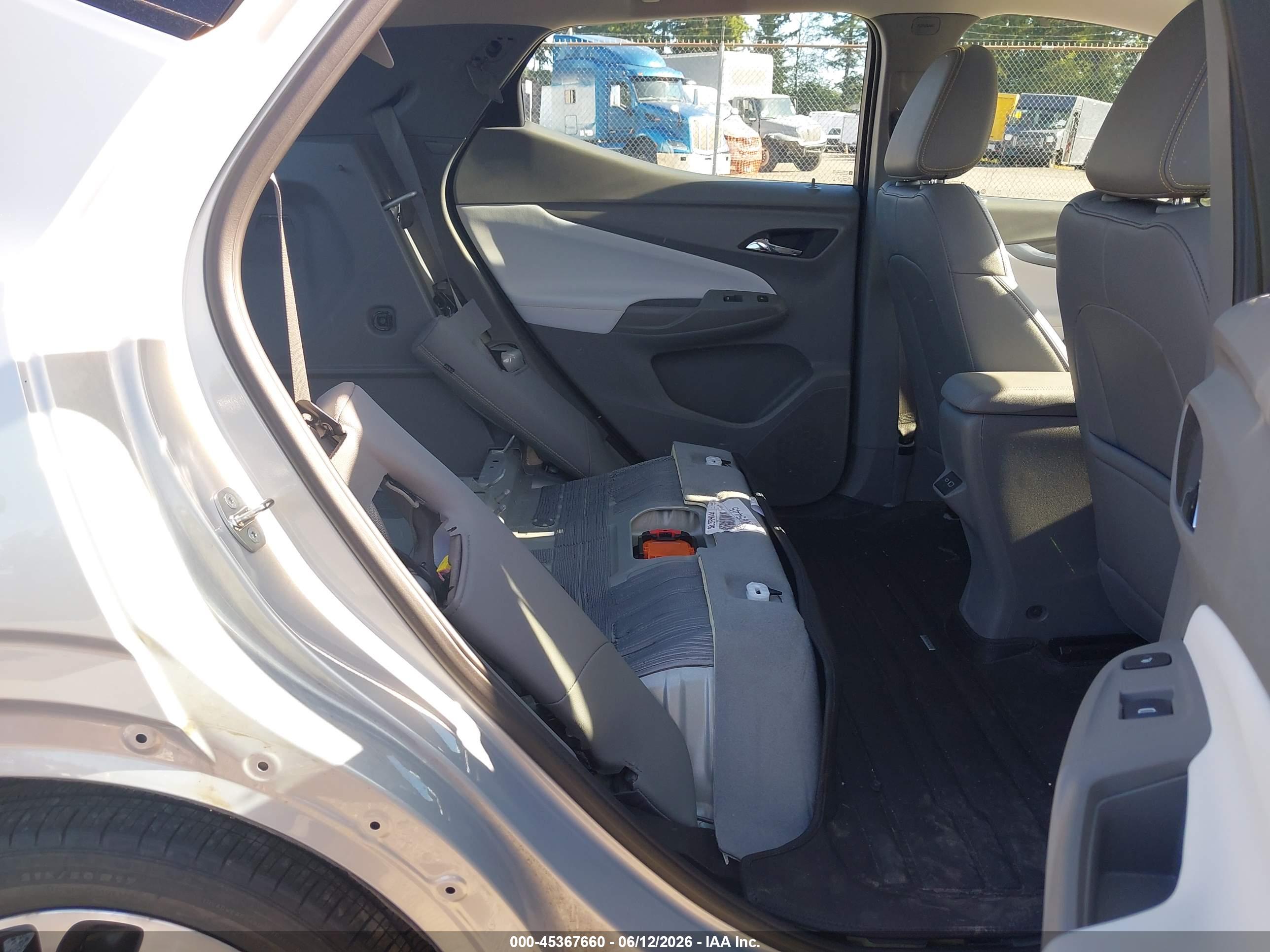 CHEVROLET BOLT image 8
