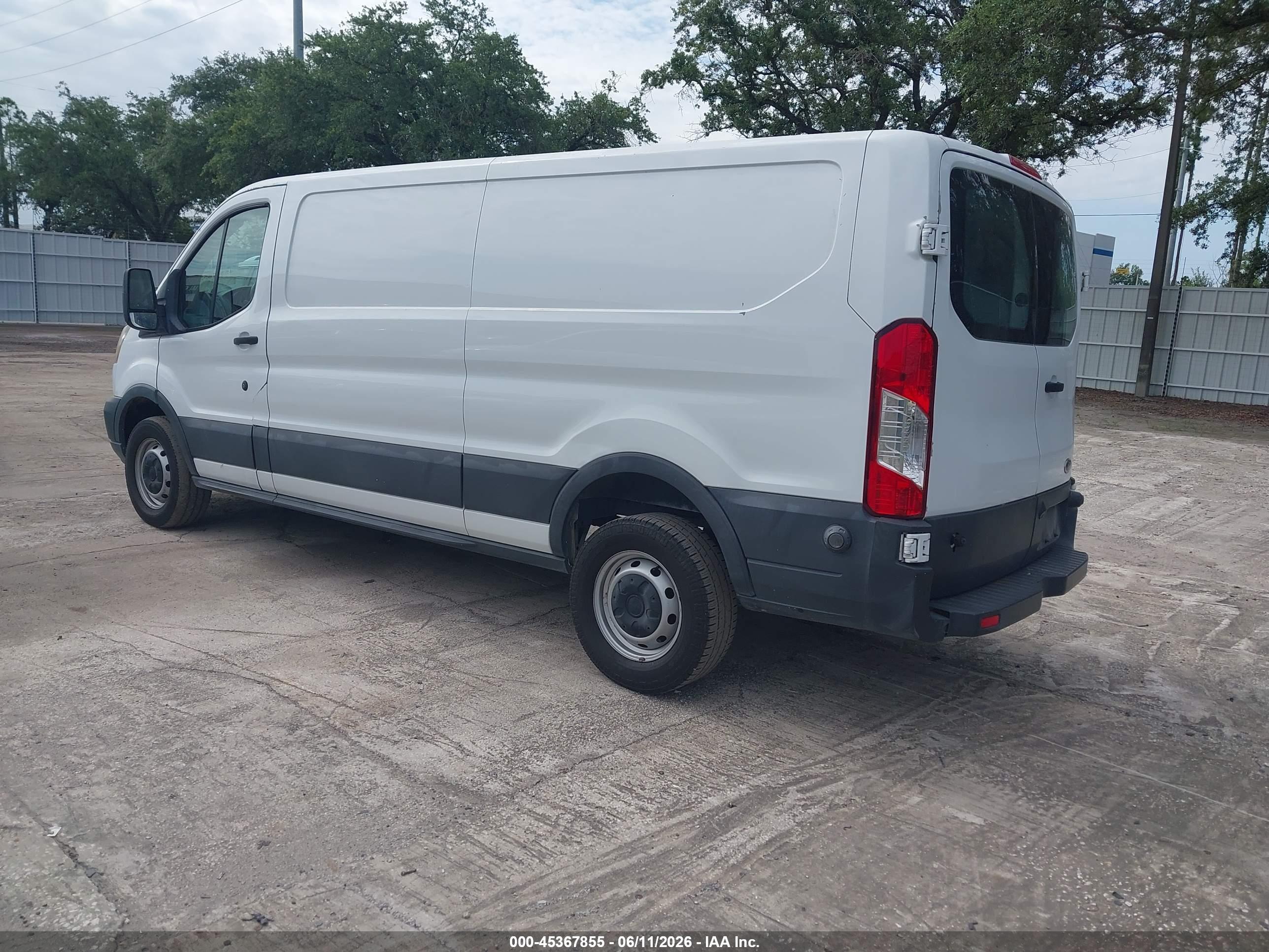 FORD TRANSIT-250 image 3