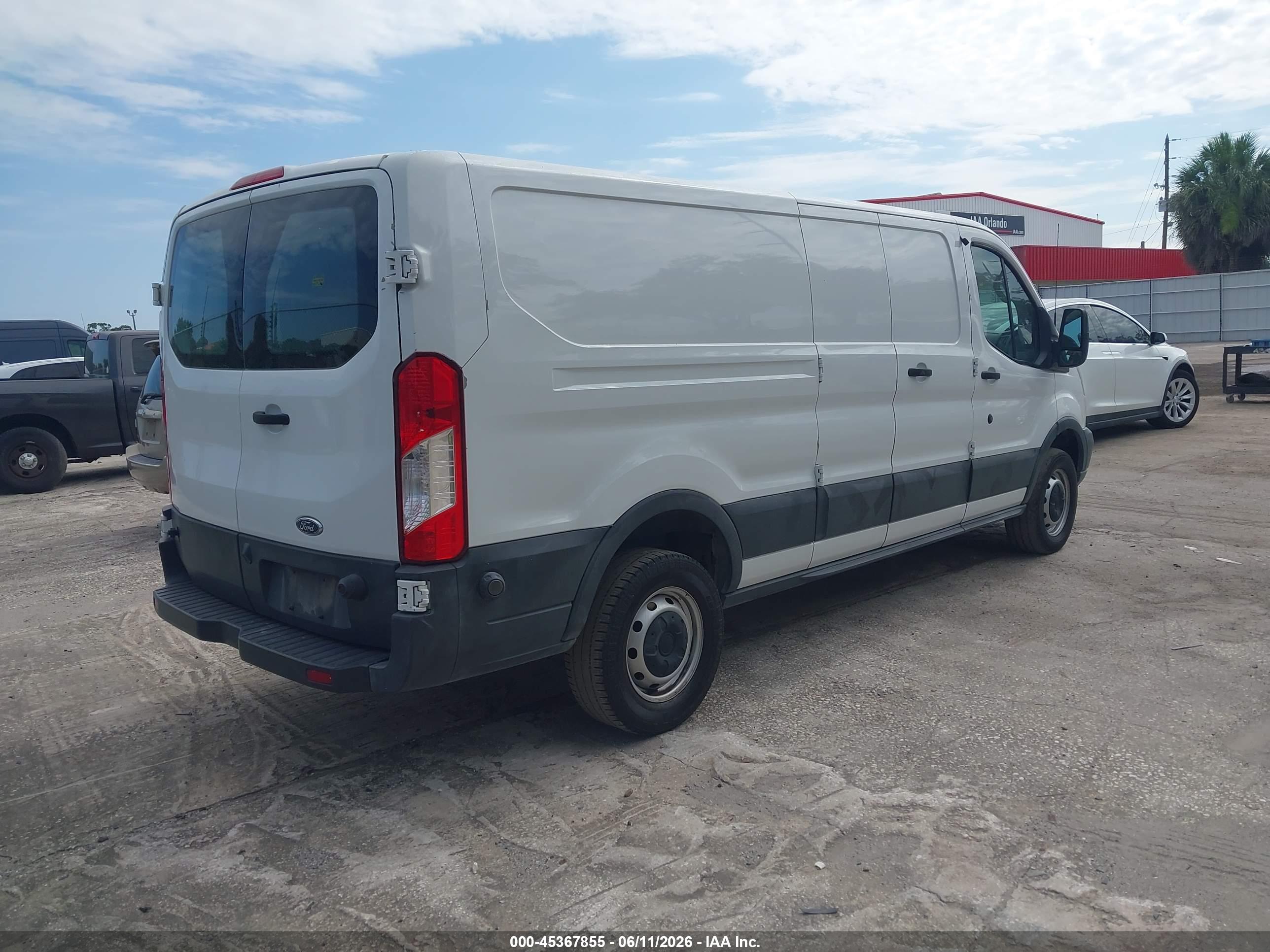 FORD TRANSIT-250 image 4