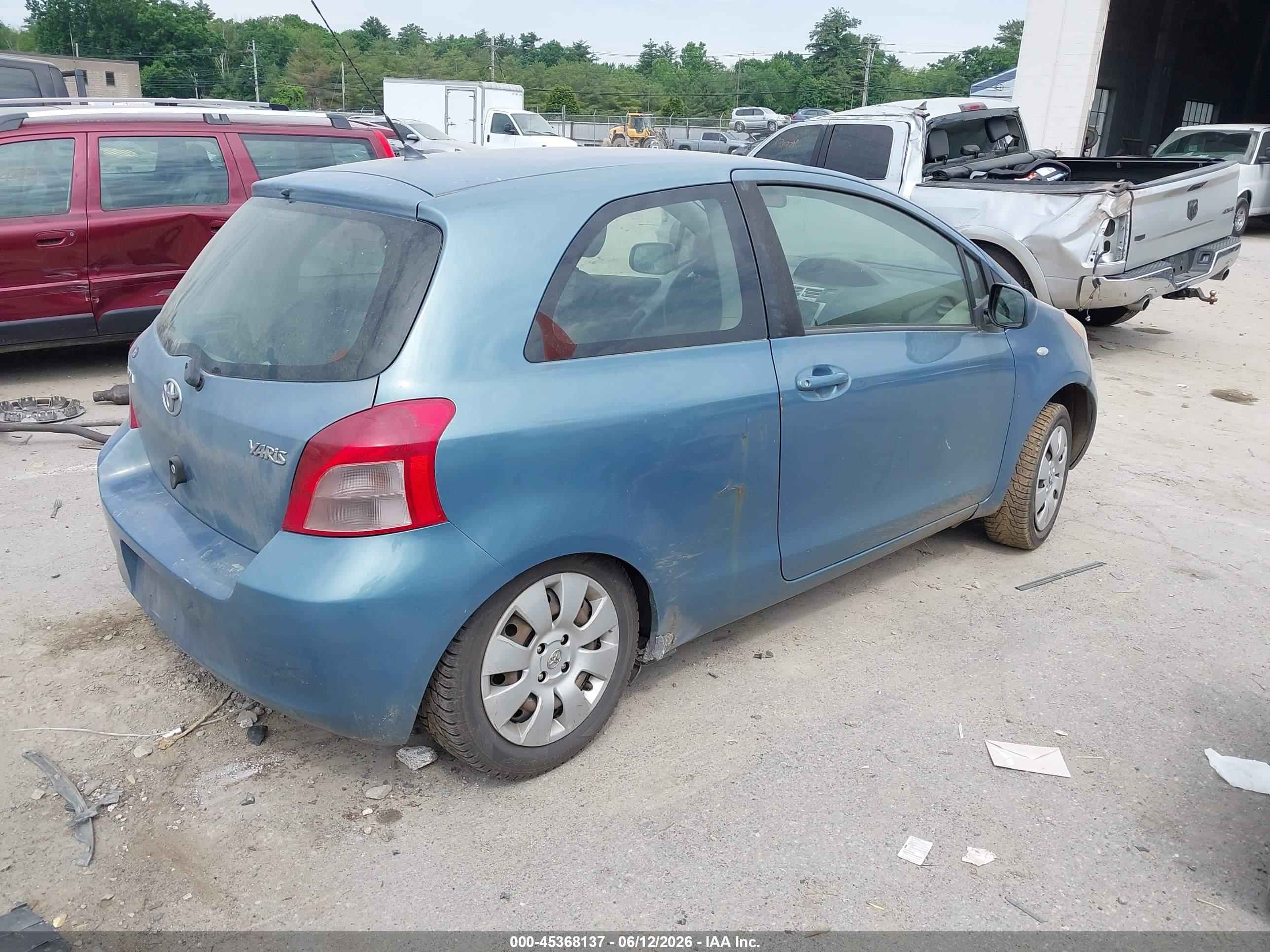 TOYOTA YARIS image 4